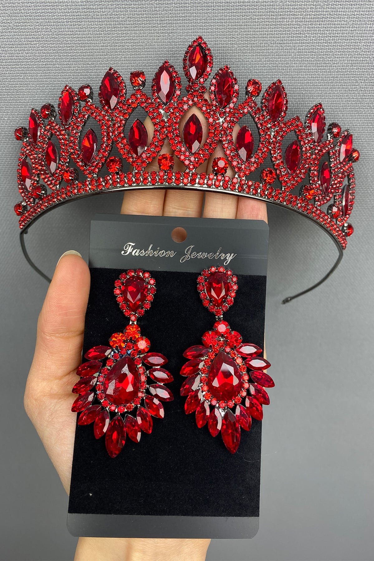 Elis Model Henna Bridal Crown and Earring