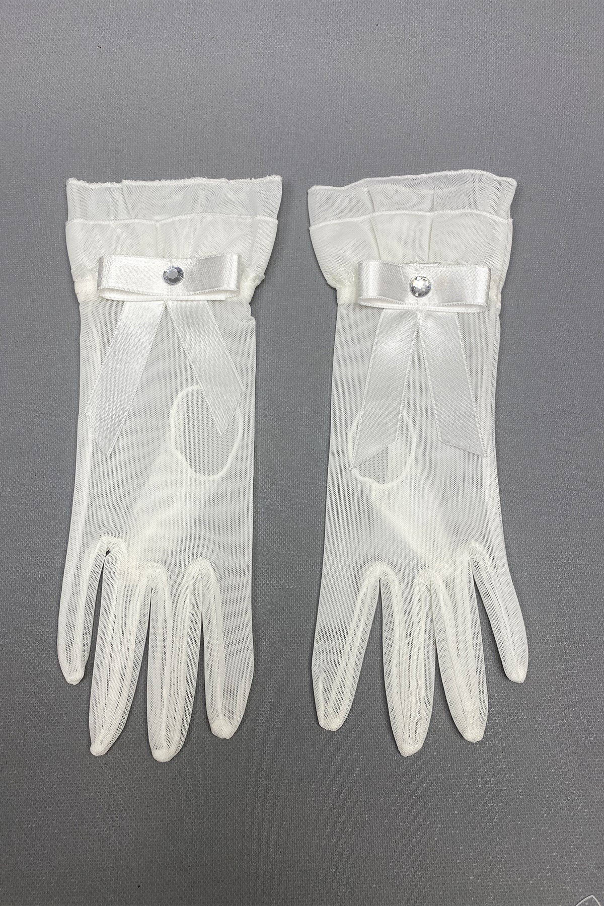 Bridal Gloves and Wedding Hat with Bow Face Veils