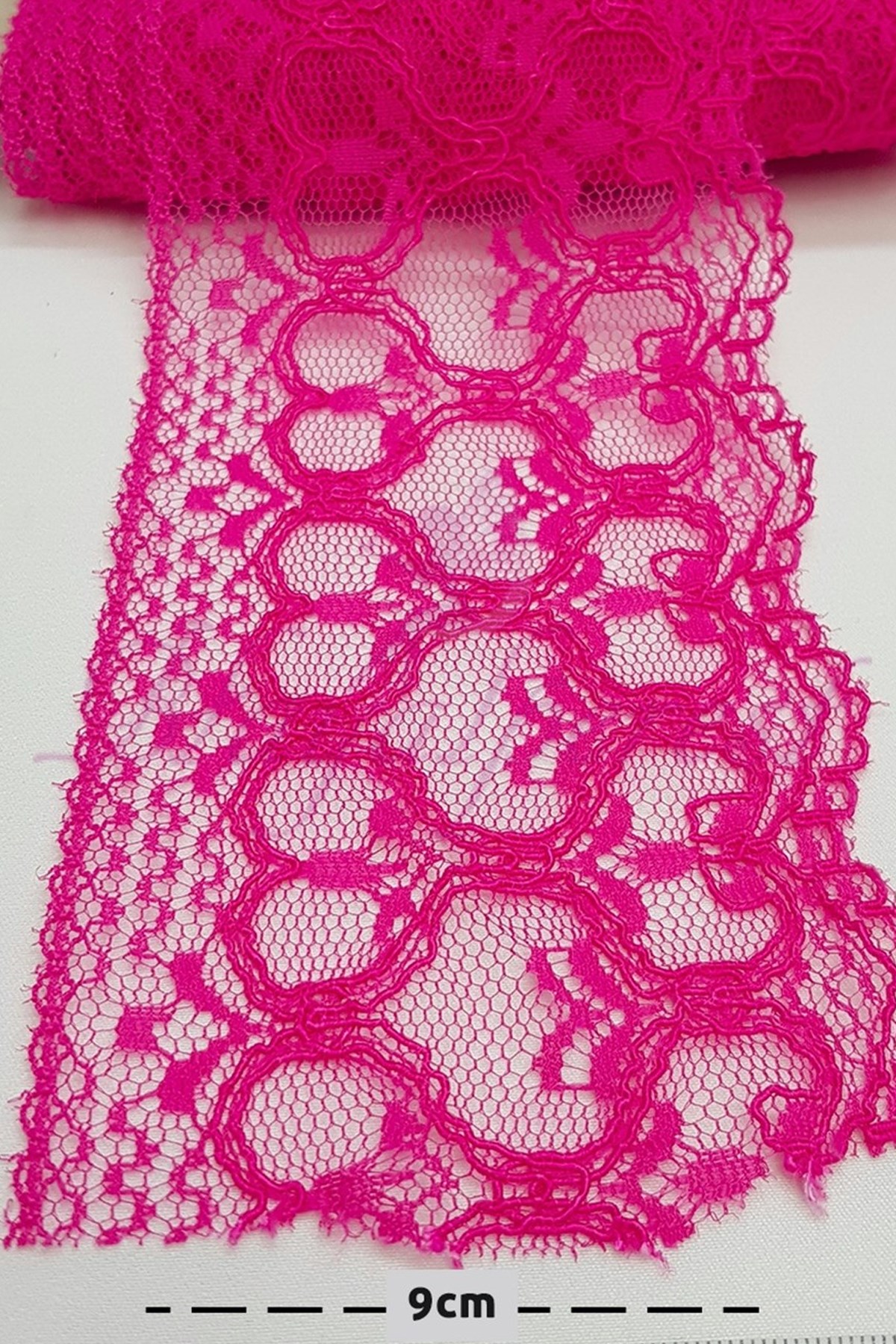 Fuchsia Cola Swan Lace Ribbon