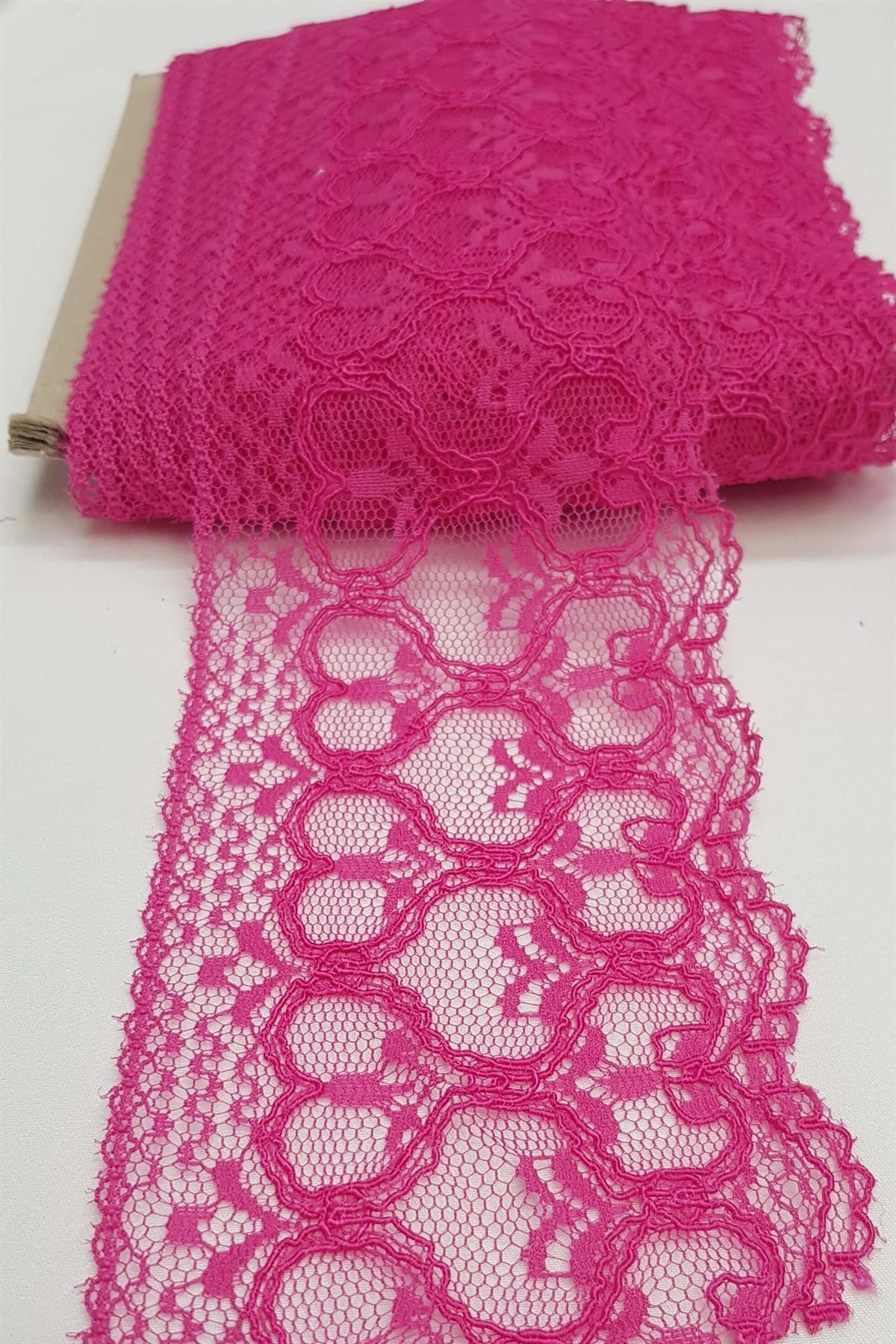 Fuchsia Cola Swan Lace Ribbon