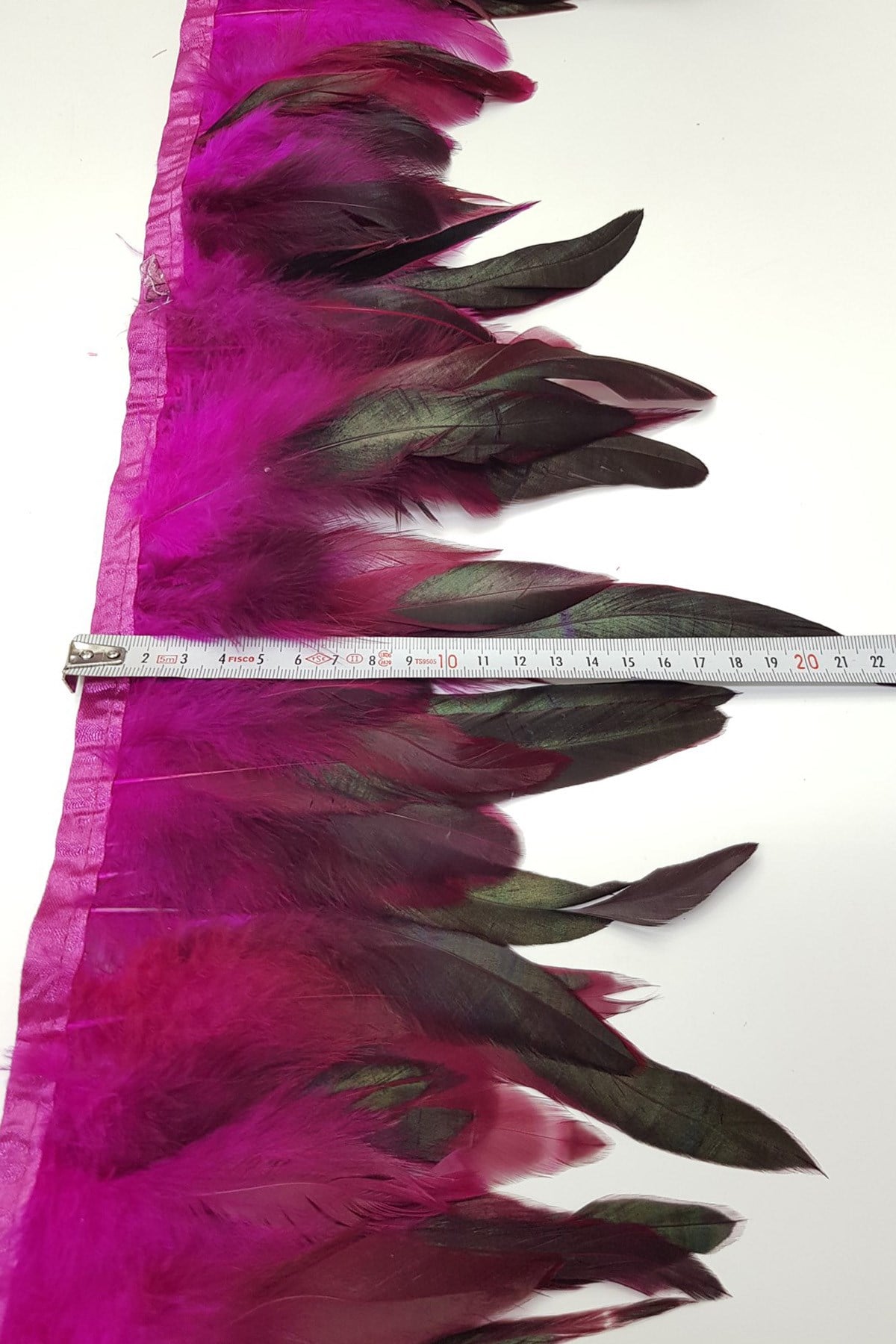 Fuchsia Chandel Feather 1 mt