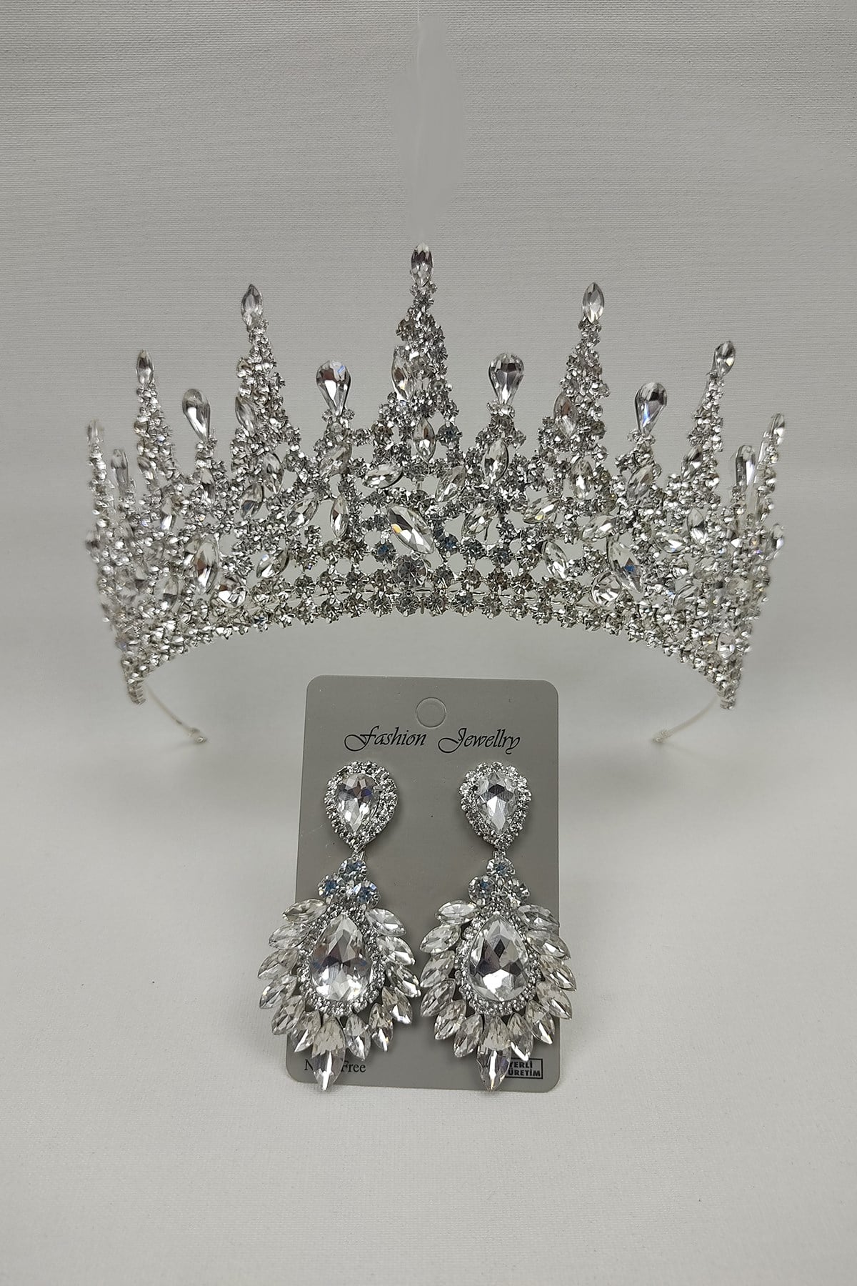 Gatria Model Bridal Crown And Drop Stud Earrings