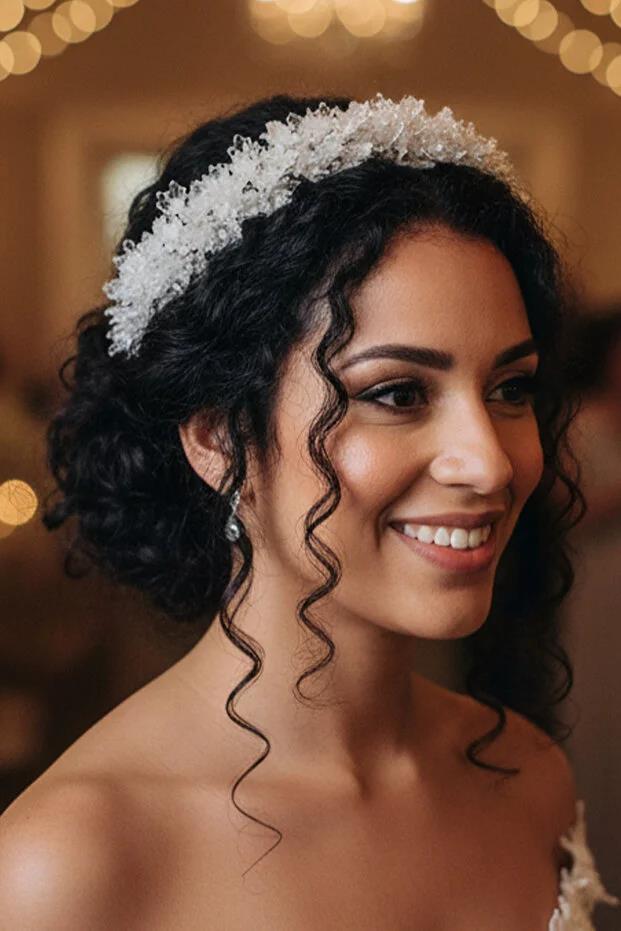 Gelin Tacı Beyaz Şeffaf Çiçekli Kristal Taşlı Kına Nişan Nikah Saç Aksesuarı