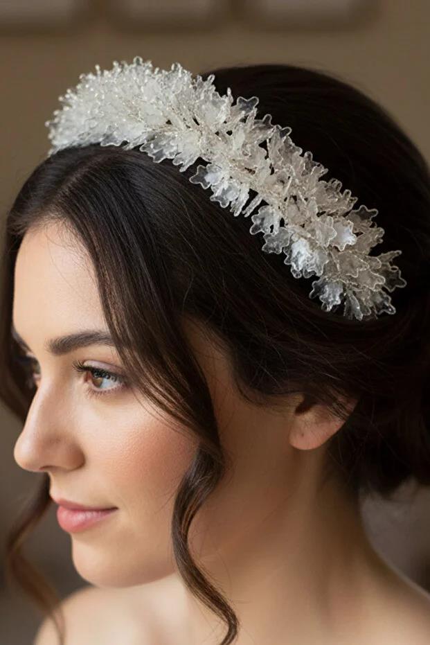 Gelin Tacı Beyaz Şeffaf Çiçekli Kristal Taşlı Kına Nişan Nikah Saç Aksesuarı