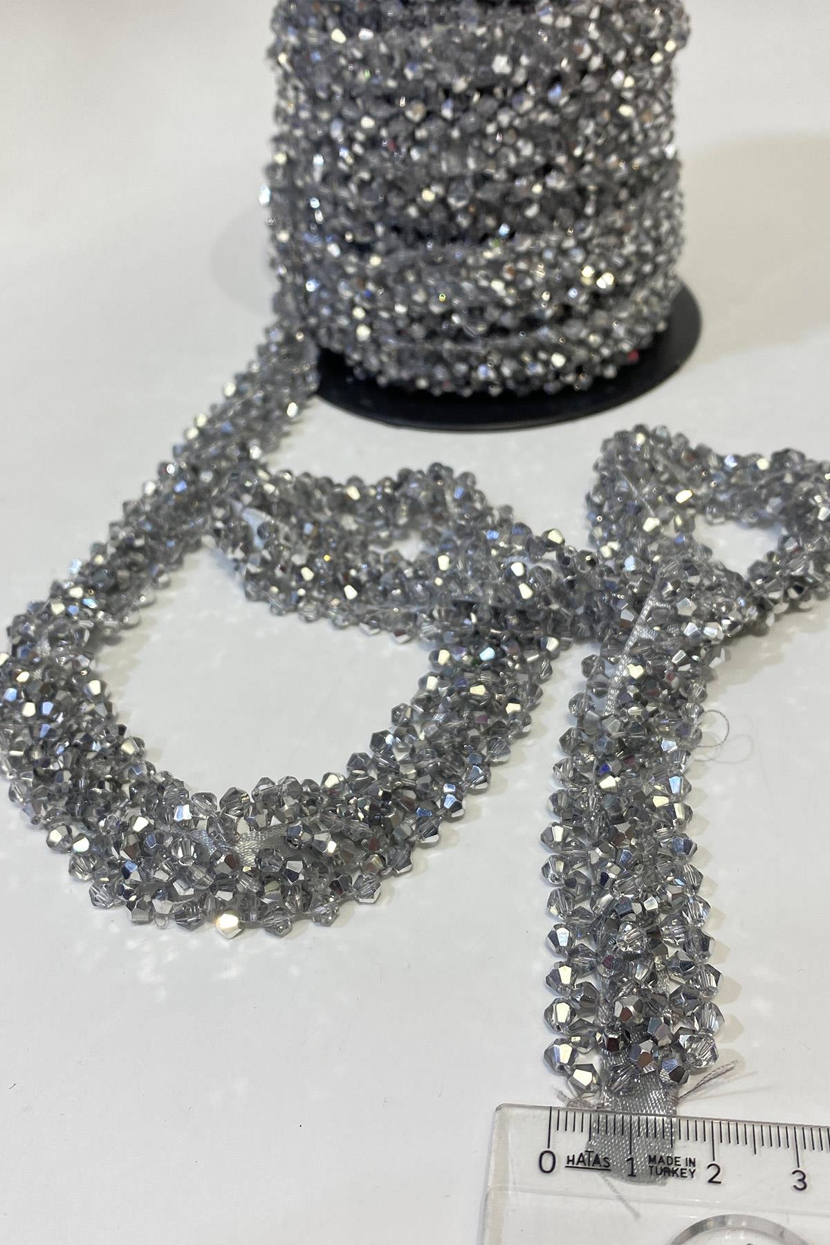 شريط عريض مطرز بالكريستال