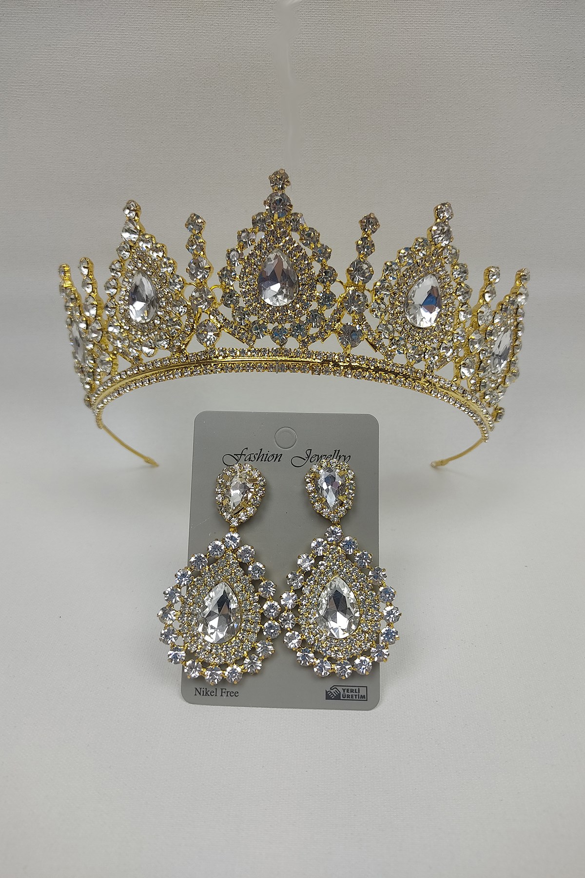 Gold Ahu Model Bridal Crown And Studded Earrings