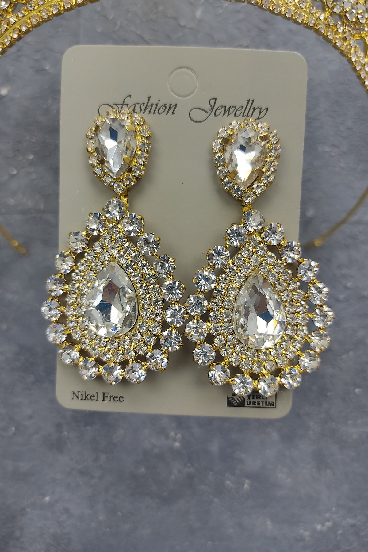 Gold Ahu Model Bridal Crown And Studded Earrings