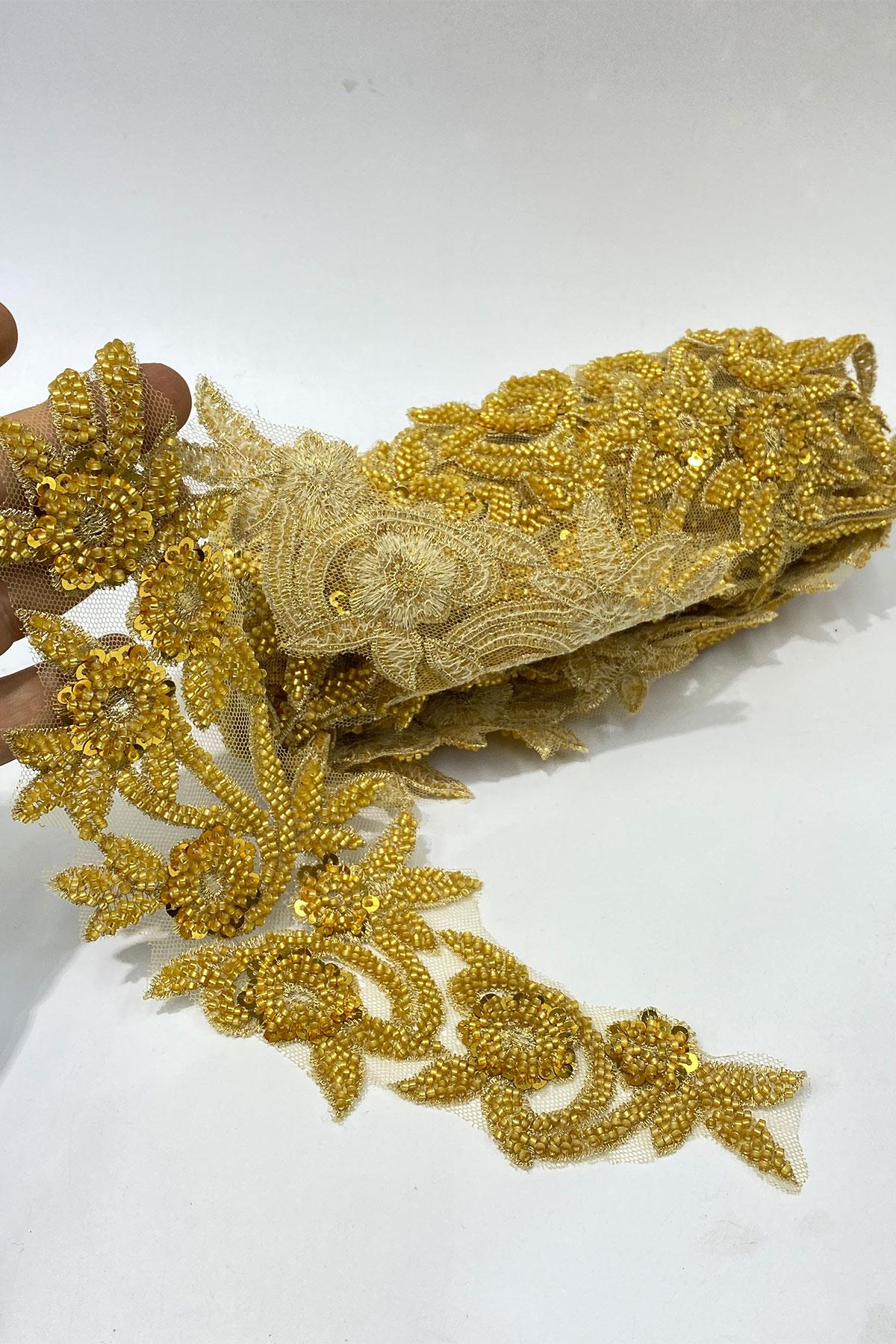 Gold Boncuk İşlemeli Çiçek Desen Geniş Şerit Aplik 1 Metre