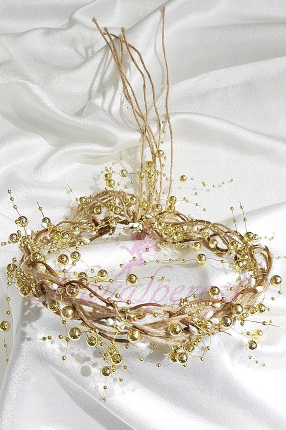 Gold Brilliant Pearl Wicker Crown