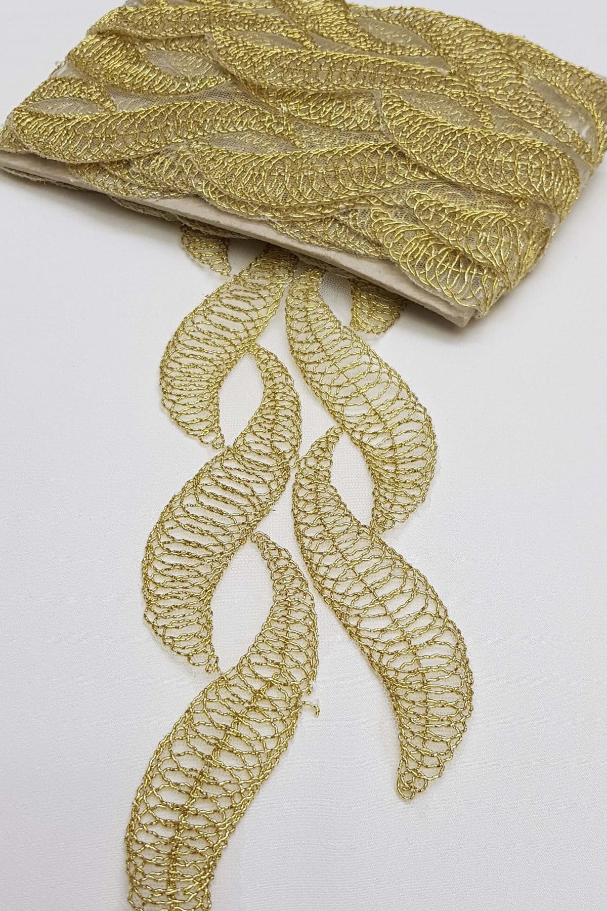 Gold Silvery Guipure Intermediate Lace