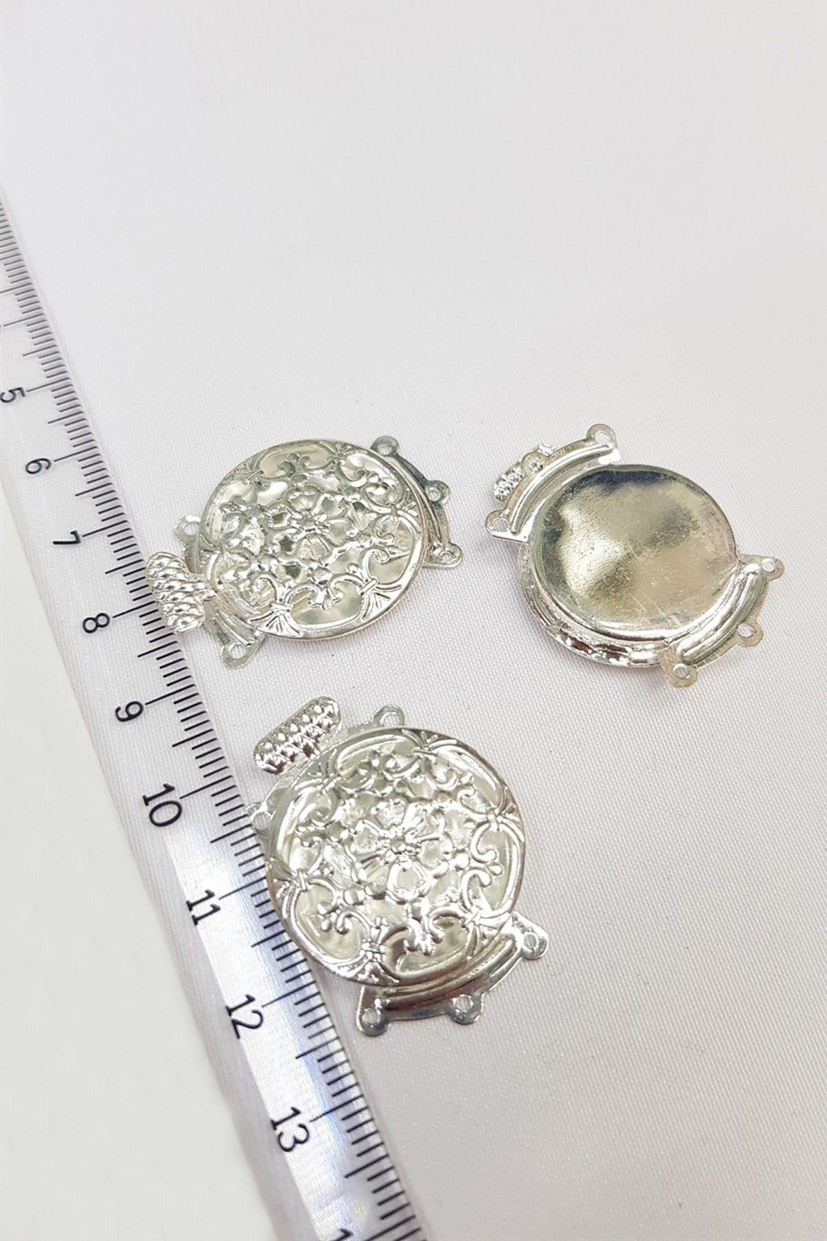 Silver Patterned Bracelet and Necklace Clip