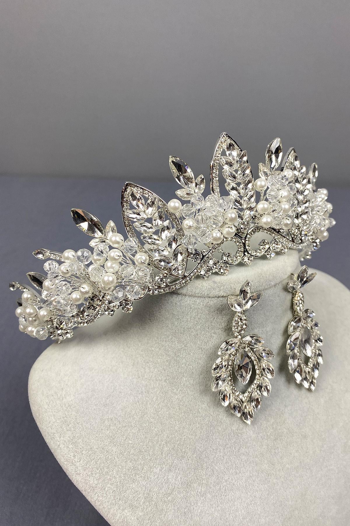 Silver Jabbah Bead Embroidered Bridal Henna Crown and Shuttle Earring Set