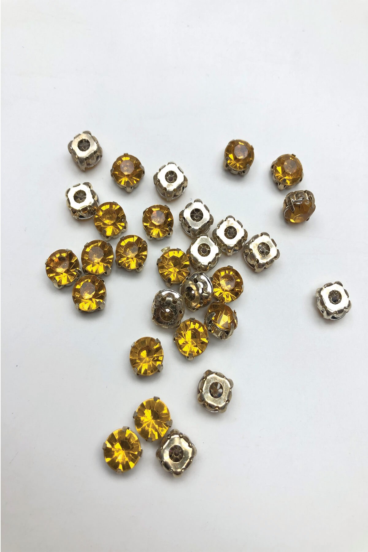 Mustard Yellow Cased Plastic Strut Stone 25 pcs