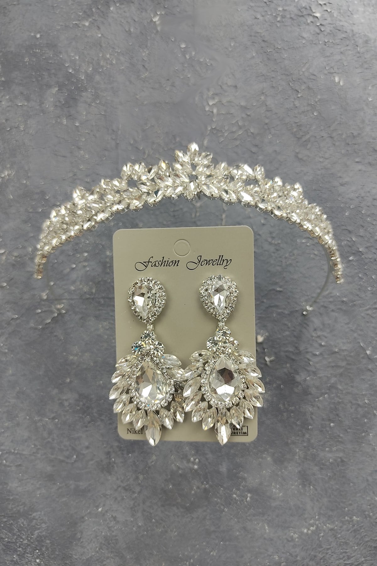 Dream Model Model Bridal Crown And Drop Stud Earrings