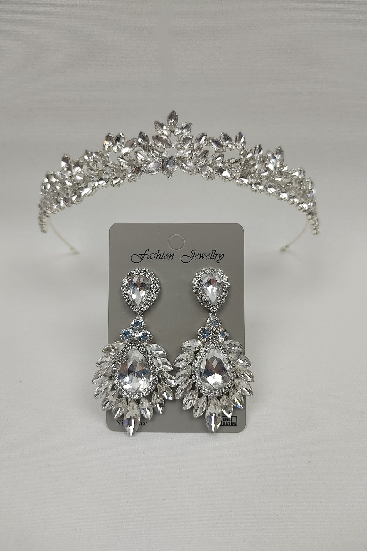 Dream Model Model Bridal Crown And Drop Stud Earrings