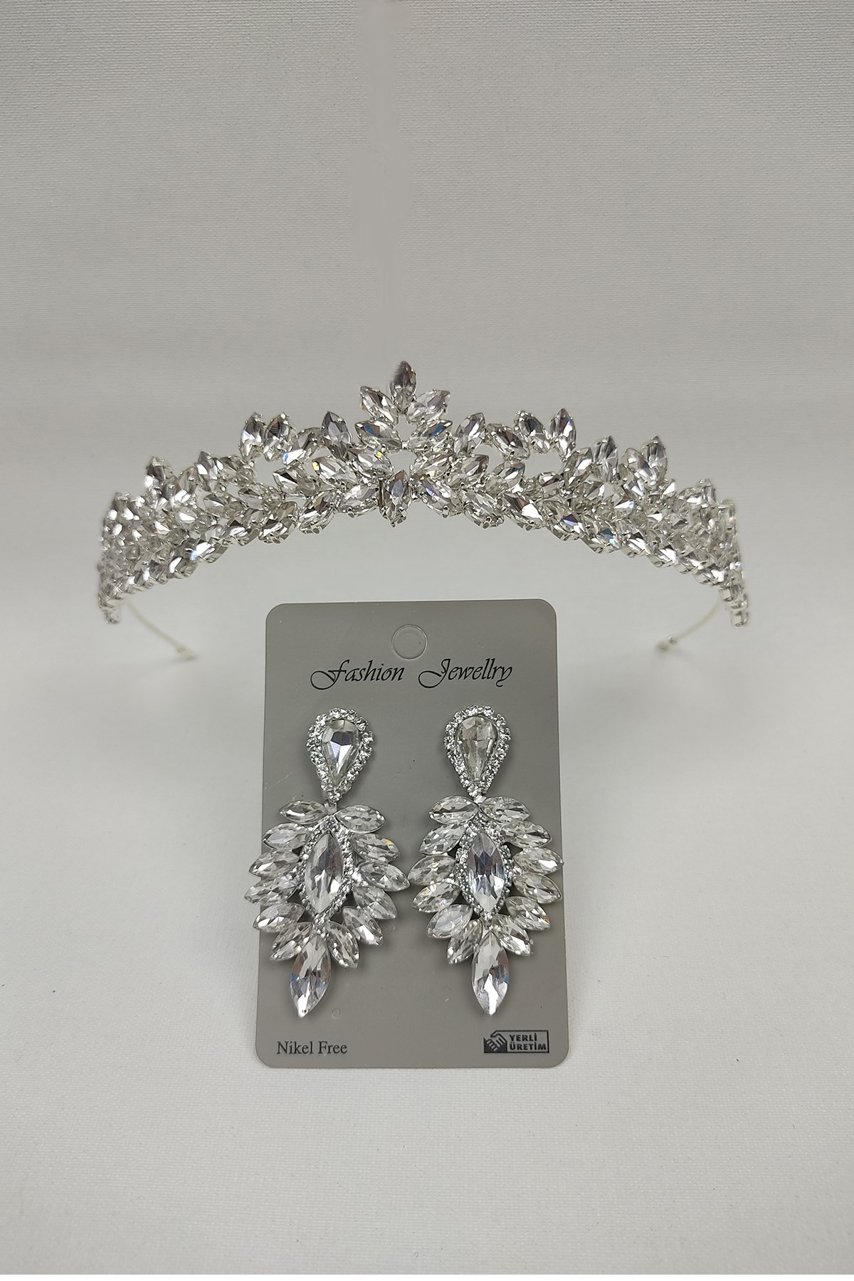 Dream Model Model Bridal Crown And Drop Stone Earrings