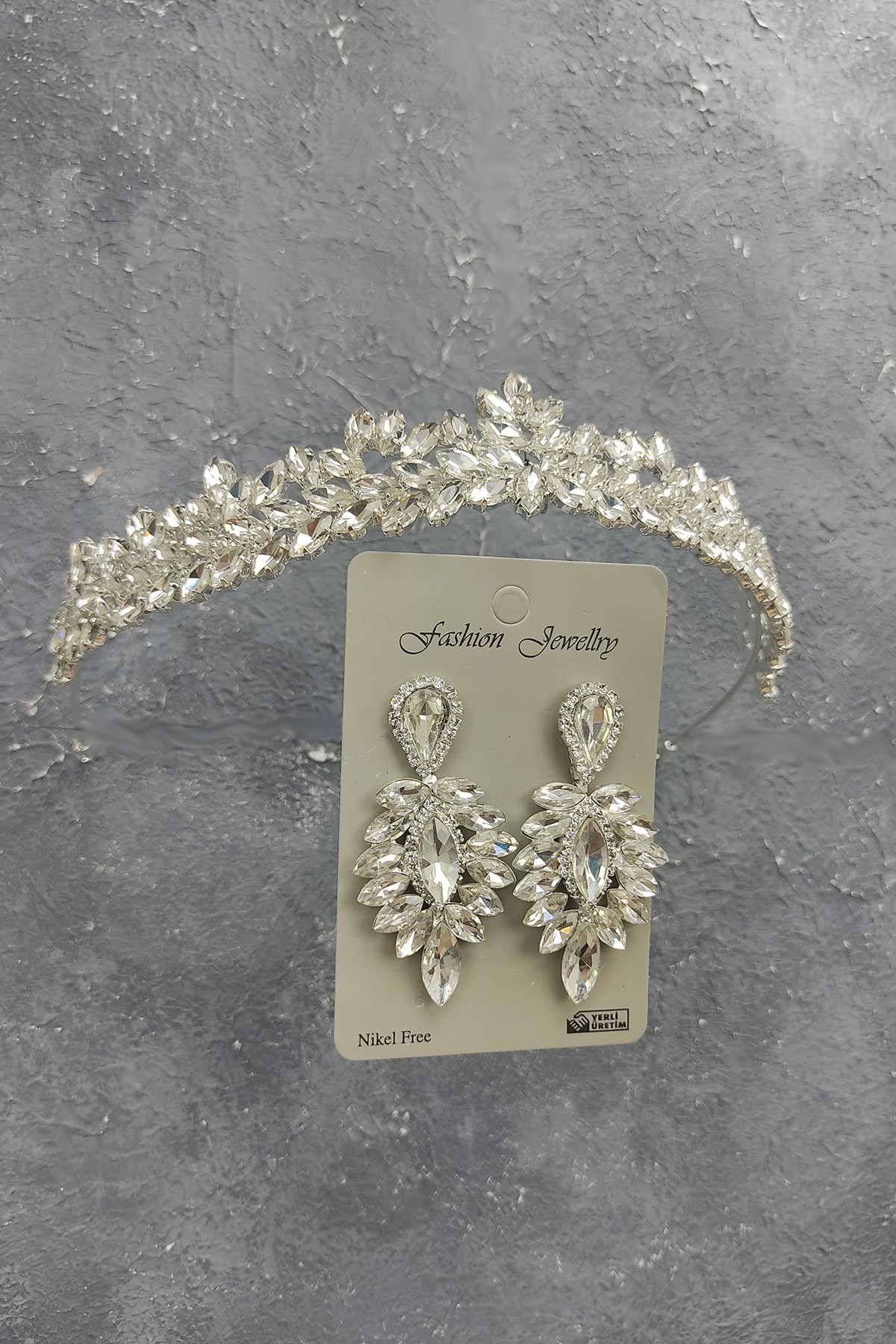 Dream Model Model Bridal Crown And Drop Stone Earrings