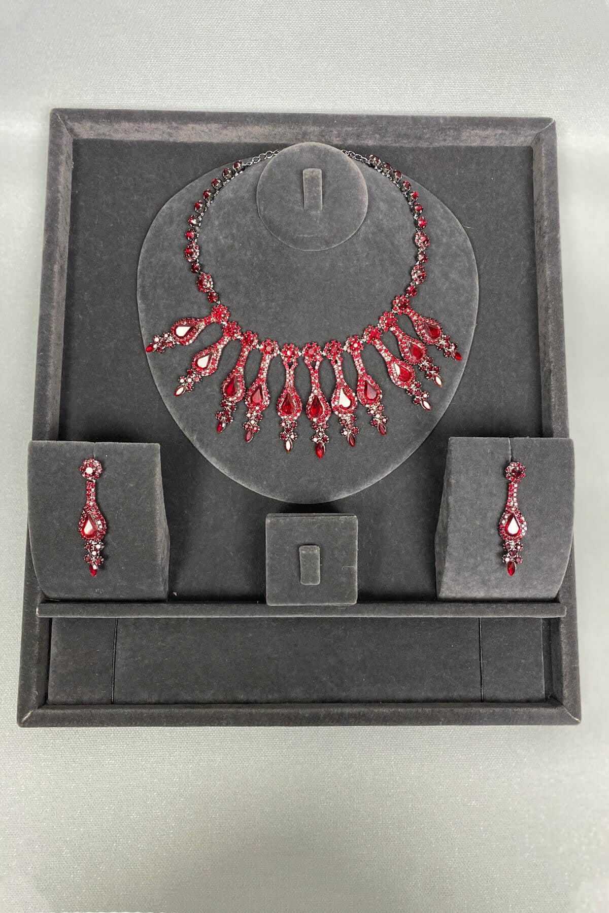 Henna Stone Evening Dress Necklace Earring Set Claret Red
