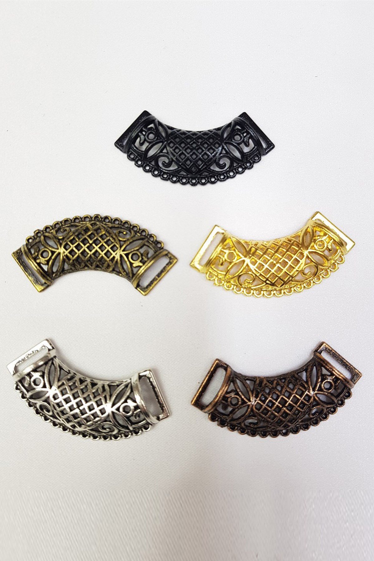 Needle Lace And Scarf Jewelry Apparatus