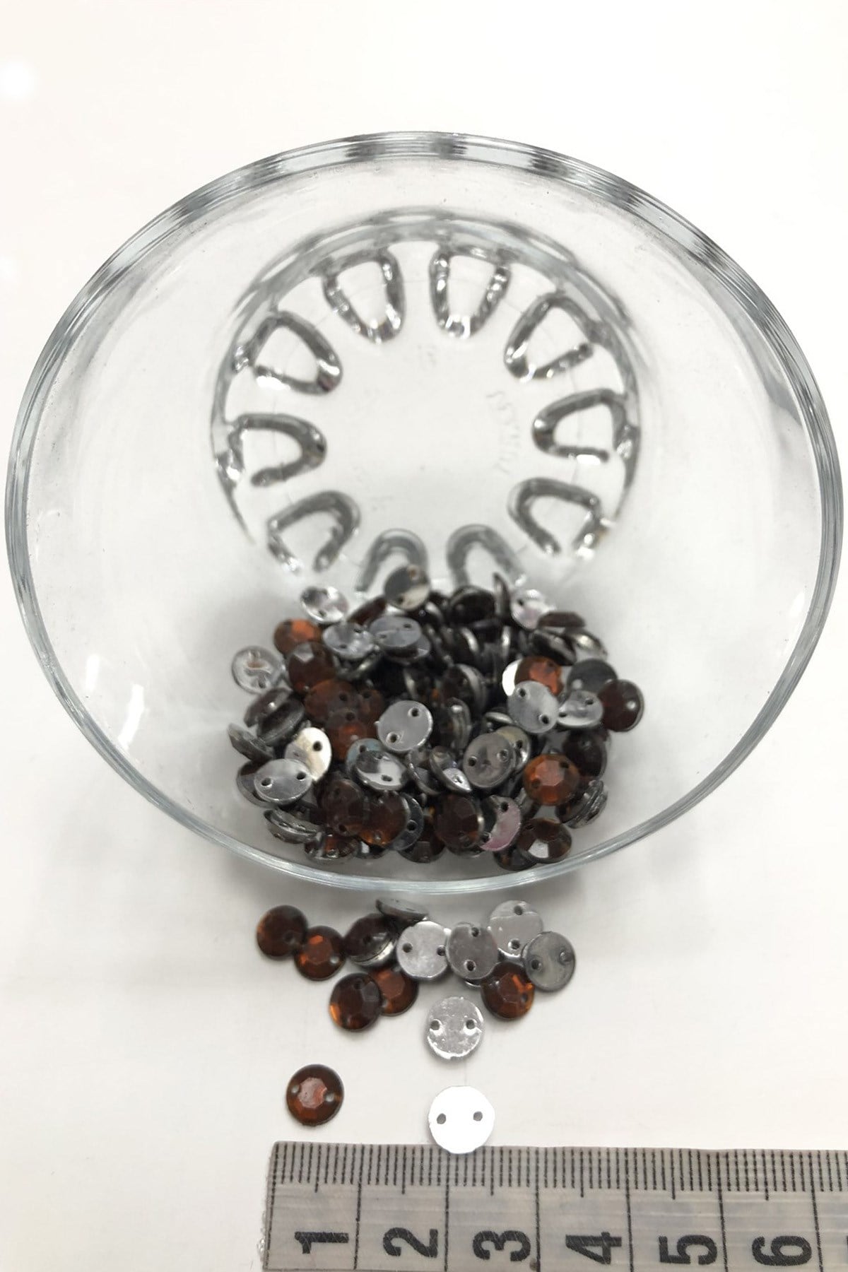 Plastic Stud Stone Round Brown 20 gr