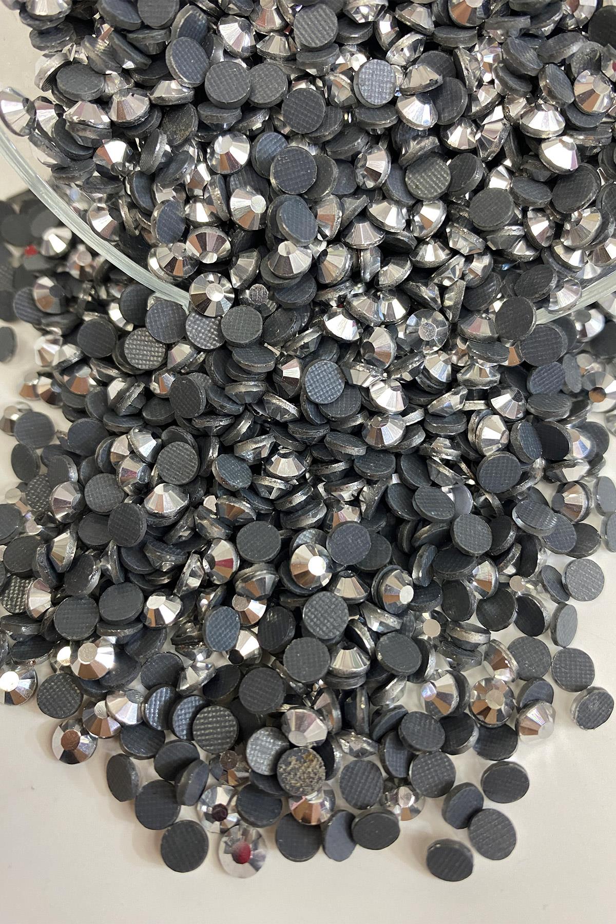 Kaplama Gümüş Ütüyle Yapışan Boncuk Ss20 5mm Yapıştırma Taş 25 grm