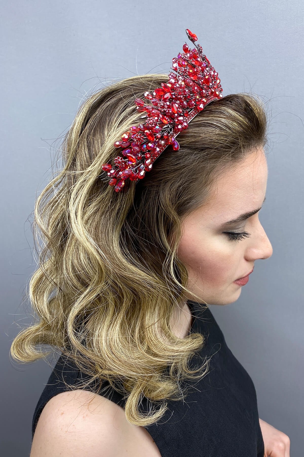 Red Akbahar Bride and Henna Crown