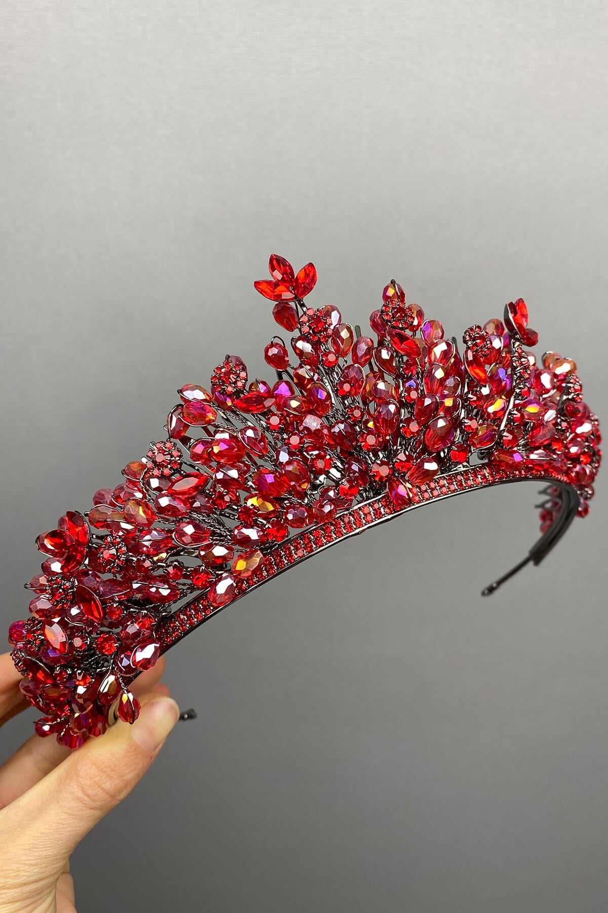Red Akbahar Bride and Henna Crown