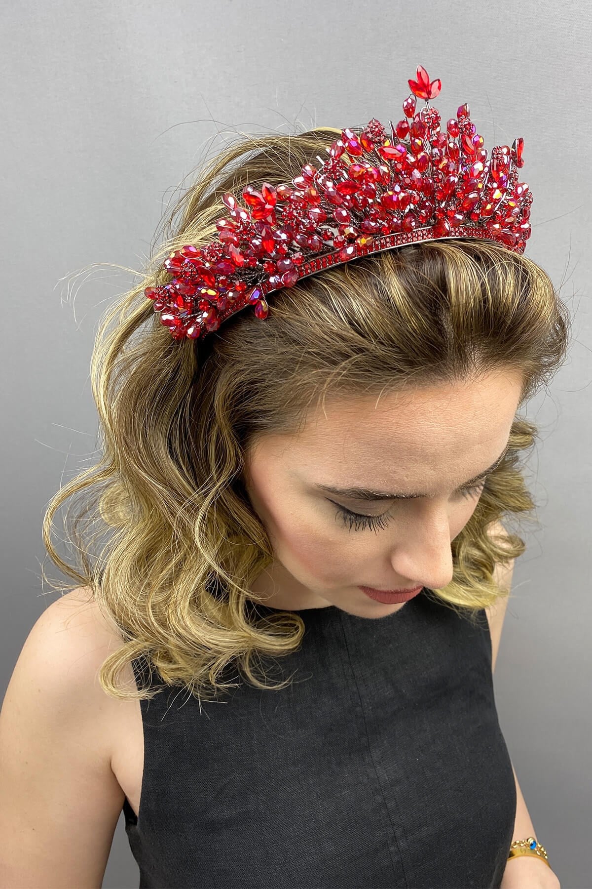 Red Akbahar Bride and Henna Crown