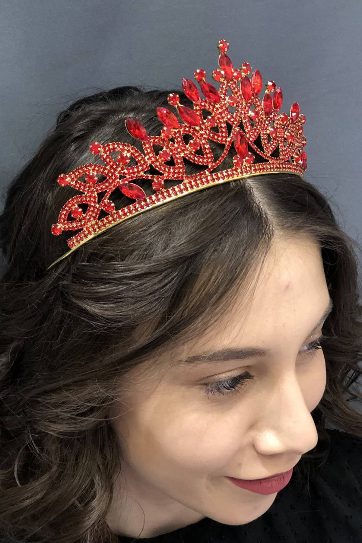 Crystal Stone Detailed Bridal Crown Red