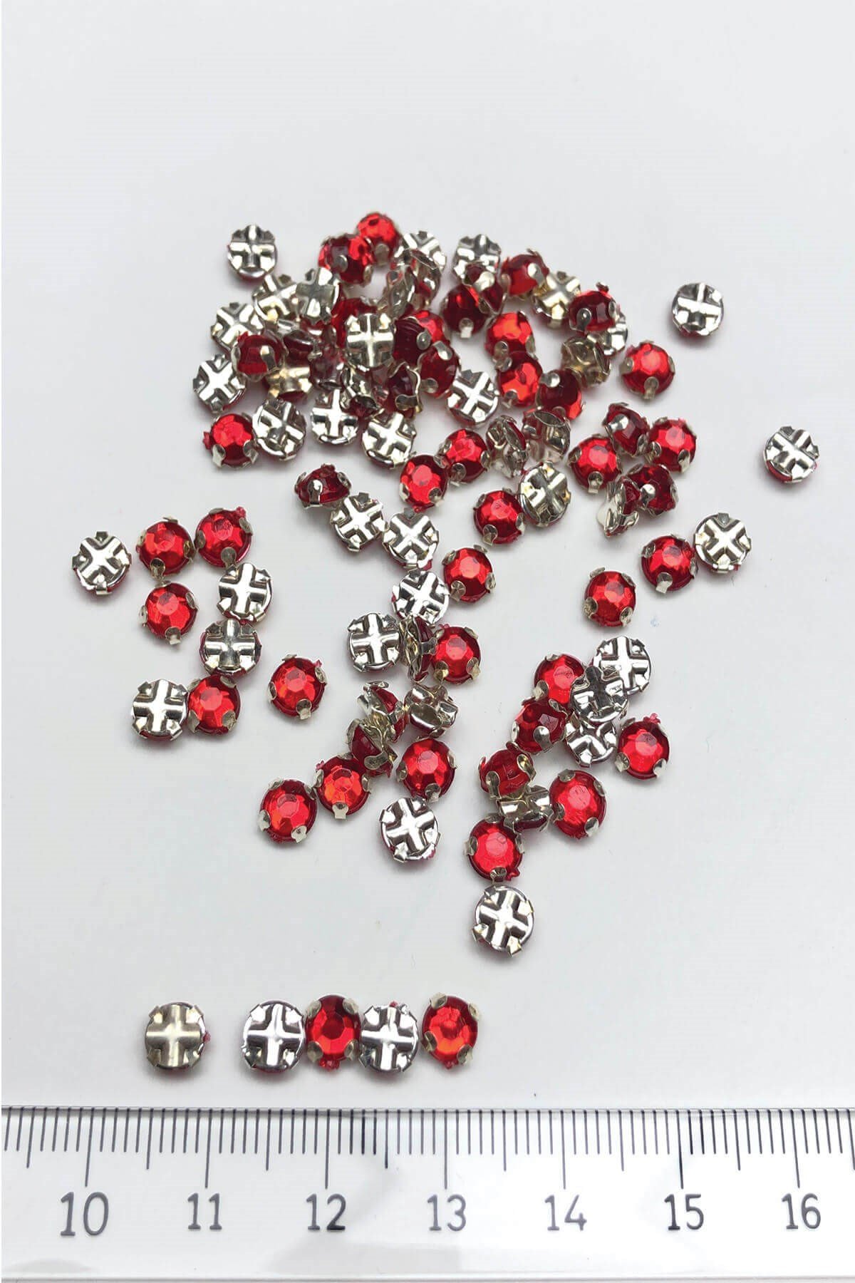 Kırmızı Renk Küçük Kasalı Dikme Taş 25 adet