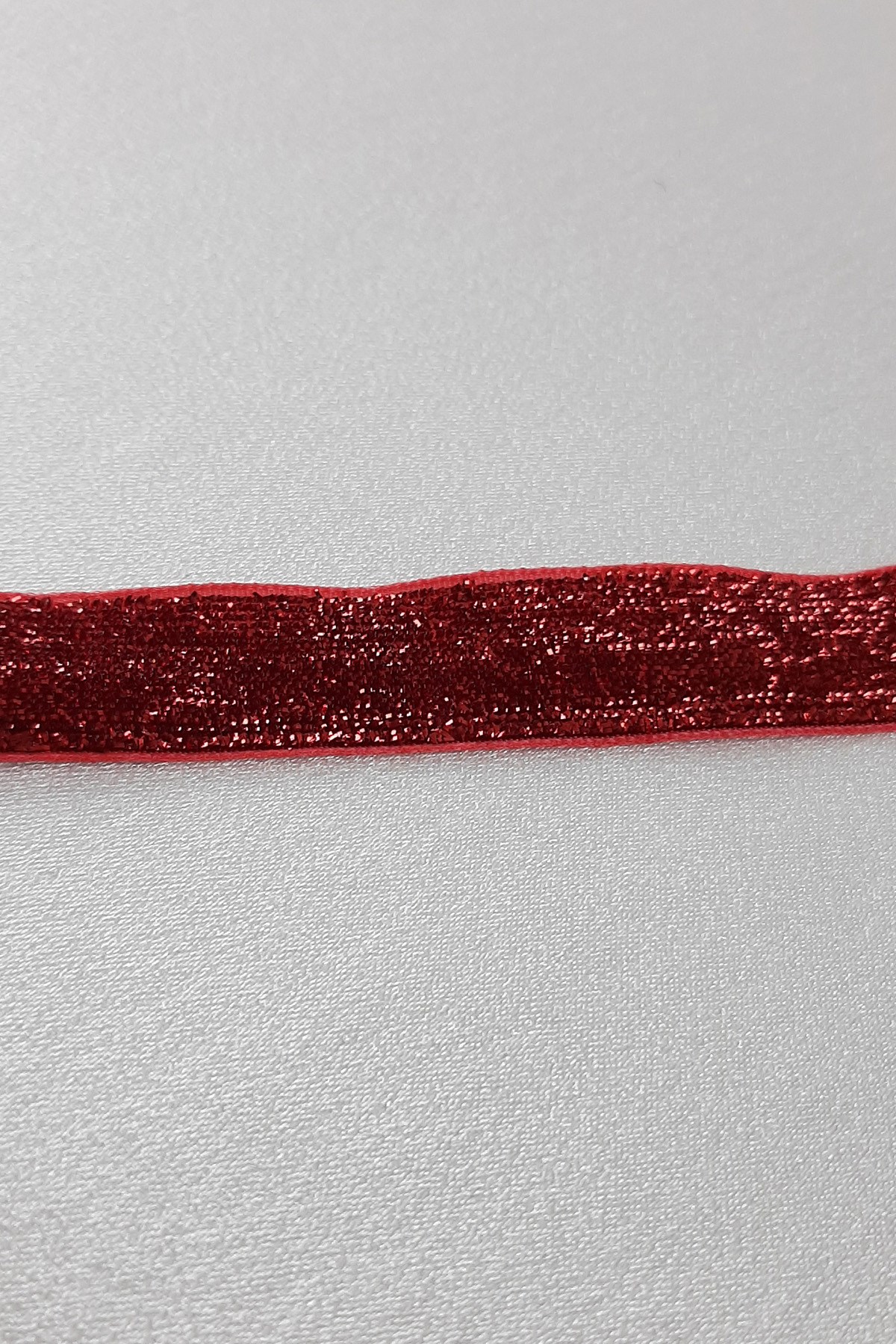 Kırmızı Simli Kadife Kurdele 1,5 cm