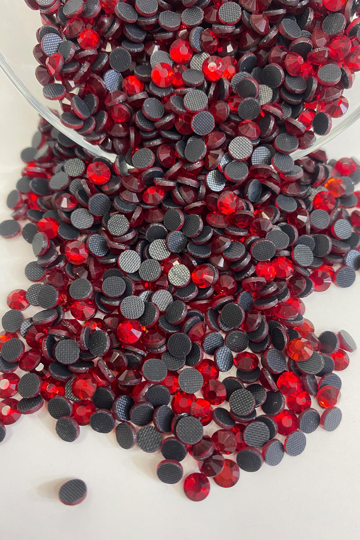 Kırmızı Ütüyle Yapışan Boncuk Ss20 5mm Yapıştırma Taş 25 grm