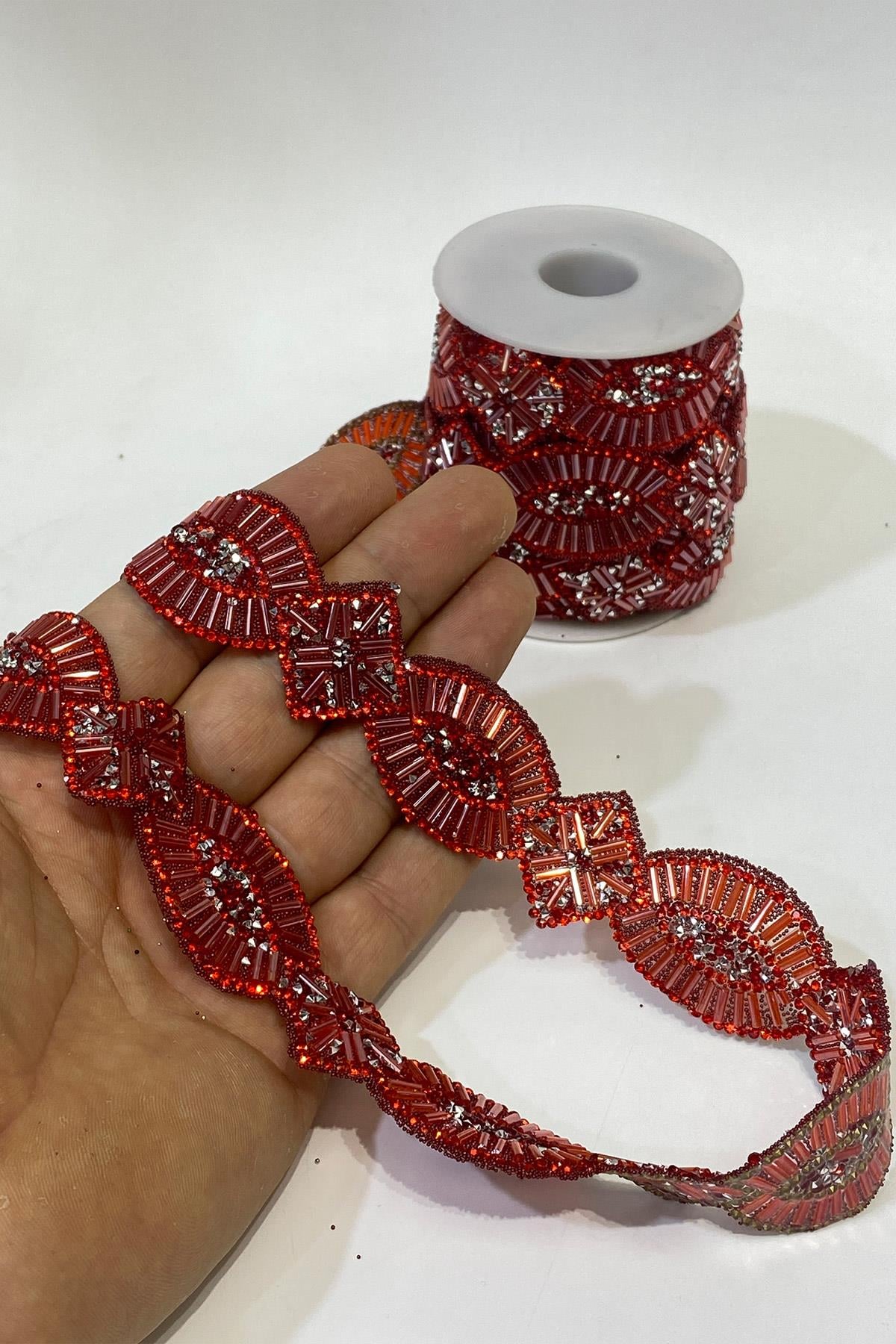 Kırmızı Ütüyle Yapışan Taşlı Oval Aksesuar Boncuklu Şerit