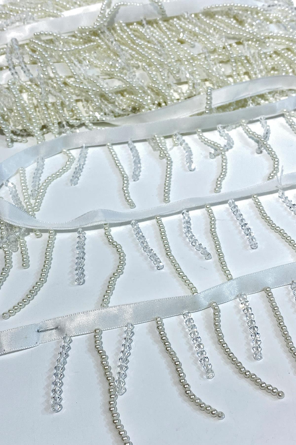 Krem Kristal Boncuk Ve İnci İşlemeli Saçak Püskül