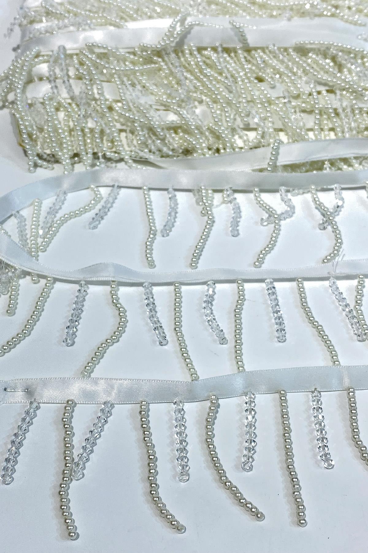 Krem Kristal Boncuk Ve İnci İşlemeli Saçak Püskül