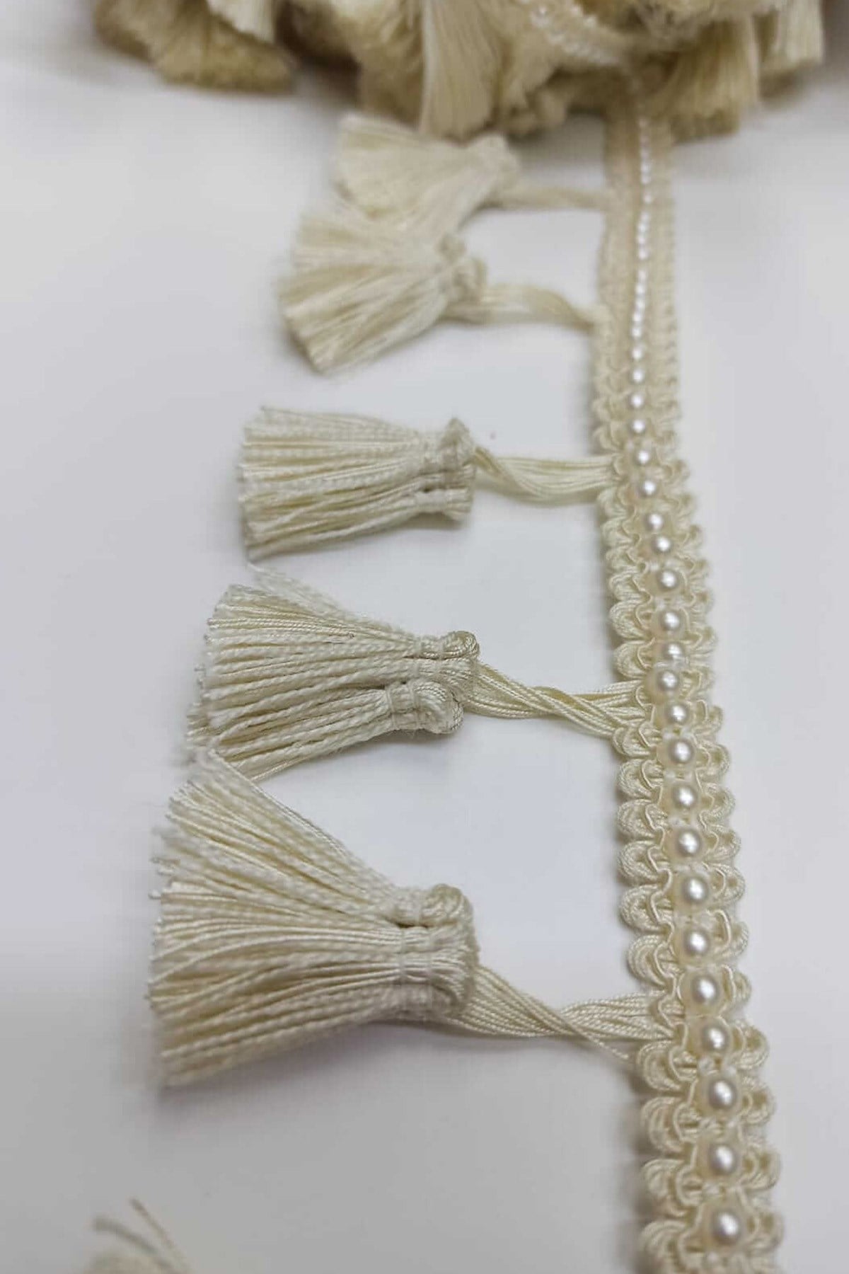 Cream Pearly Knob Tassel 5cm (1 mt)