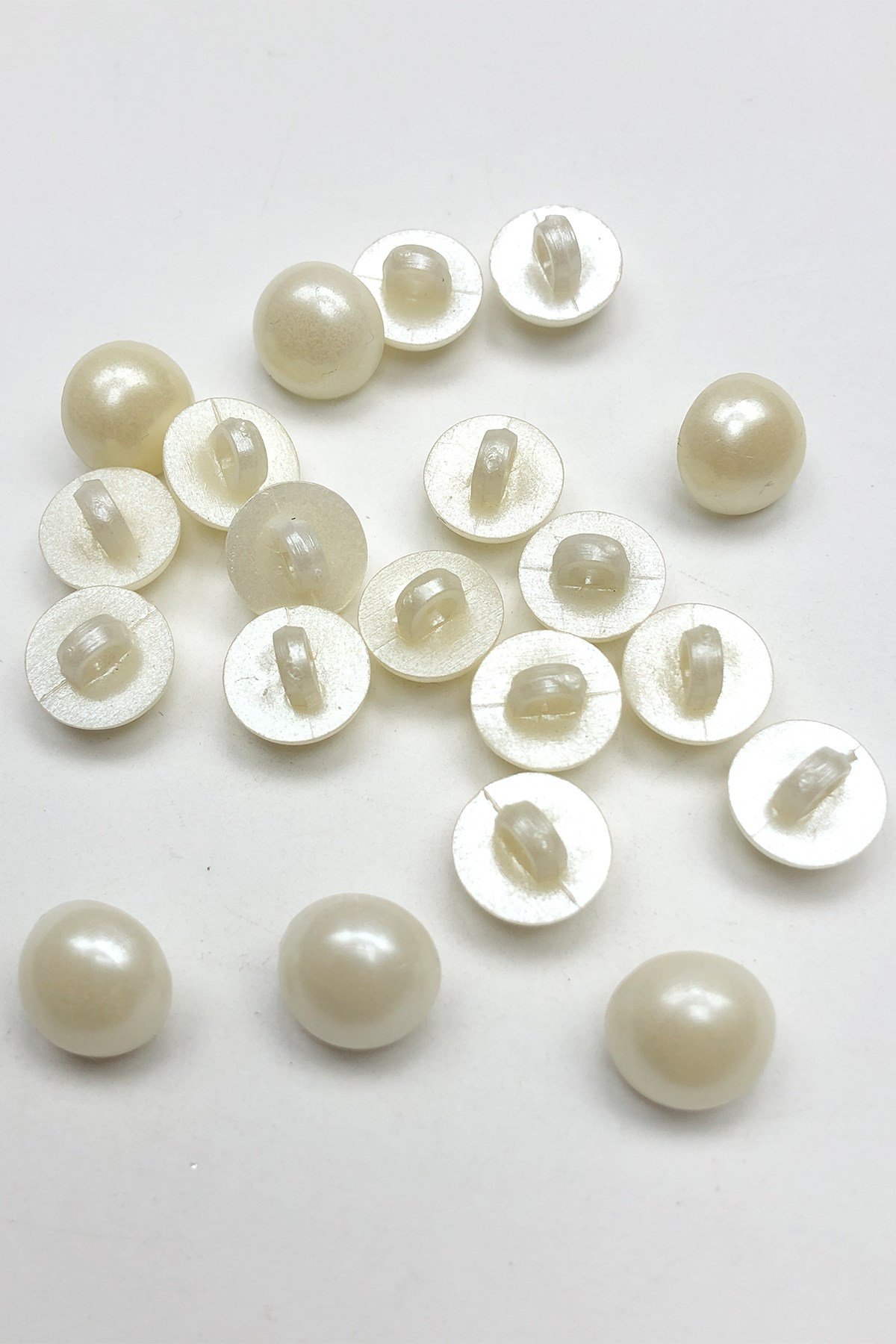 Krem Plastik İnci Düğme