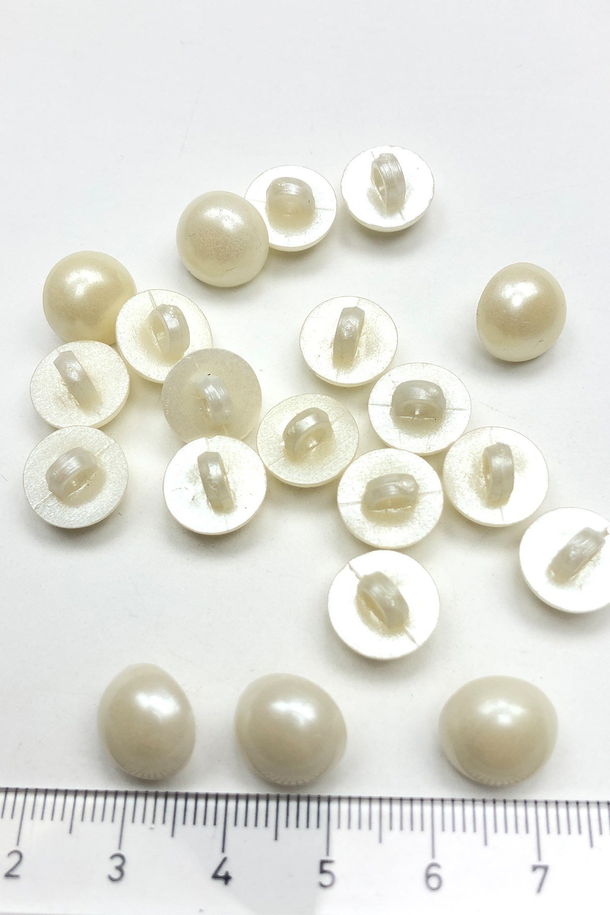 Krem Plastik İnci Düğme