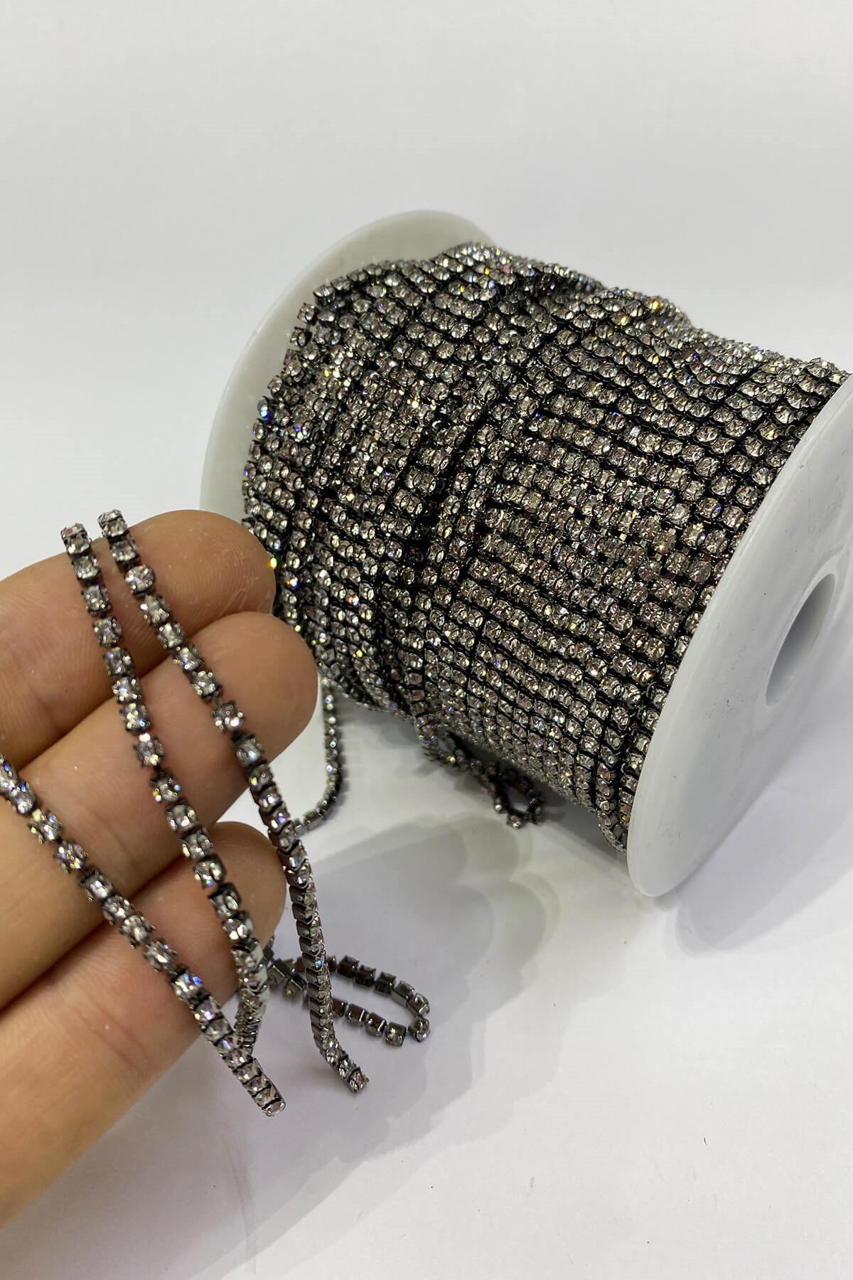 Kristal Taşlı Metal Yuvalı Şerit 12 mm 5 metre