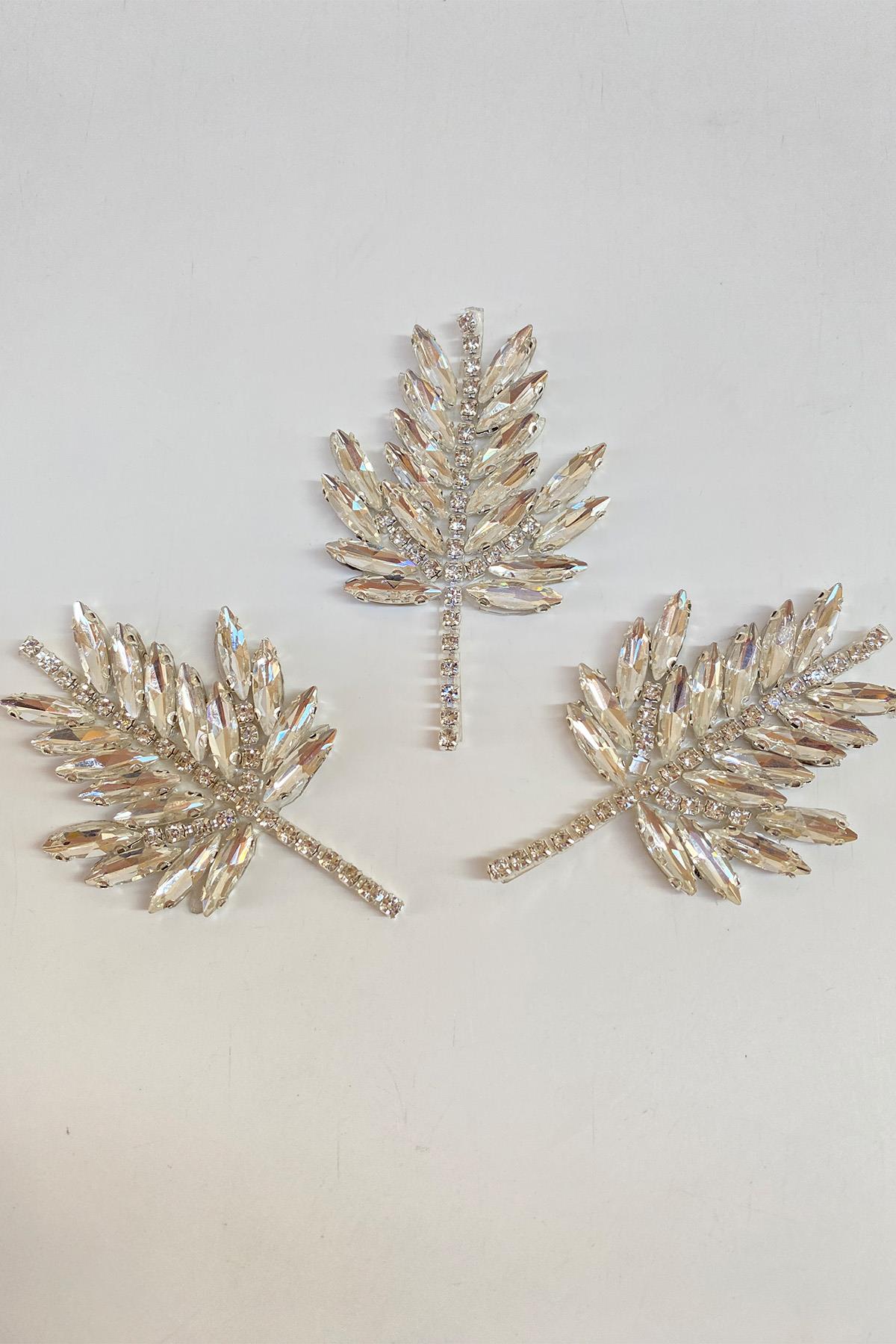 Küçük Yaprak Desenli Ütüyle Yapışan Parlak Taşlı Aplik