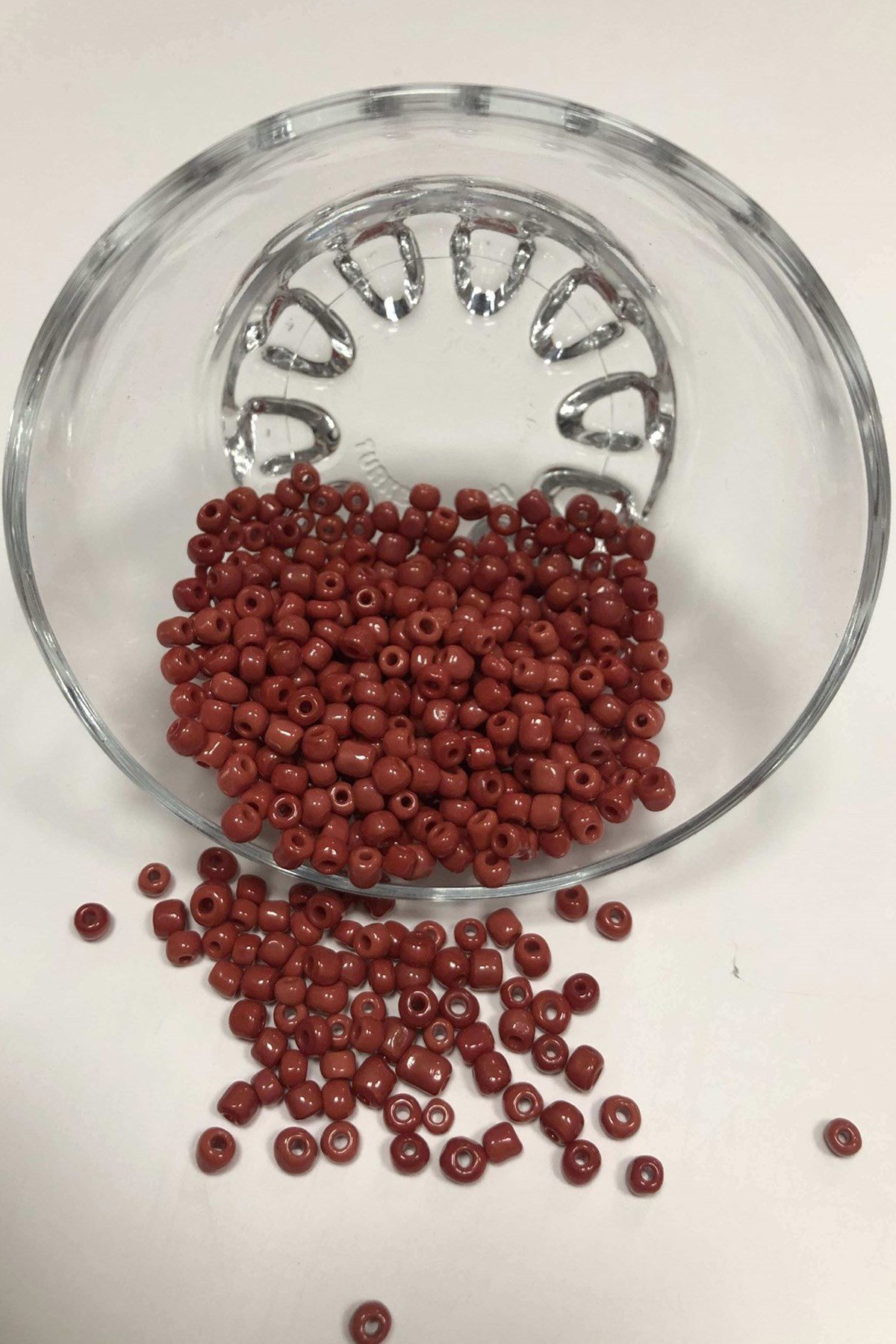 Kum Boncuk Mat Koyu Bordo Orta Boy 4 mm