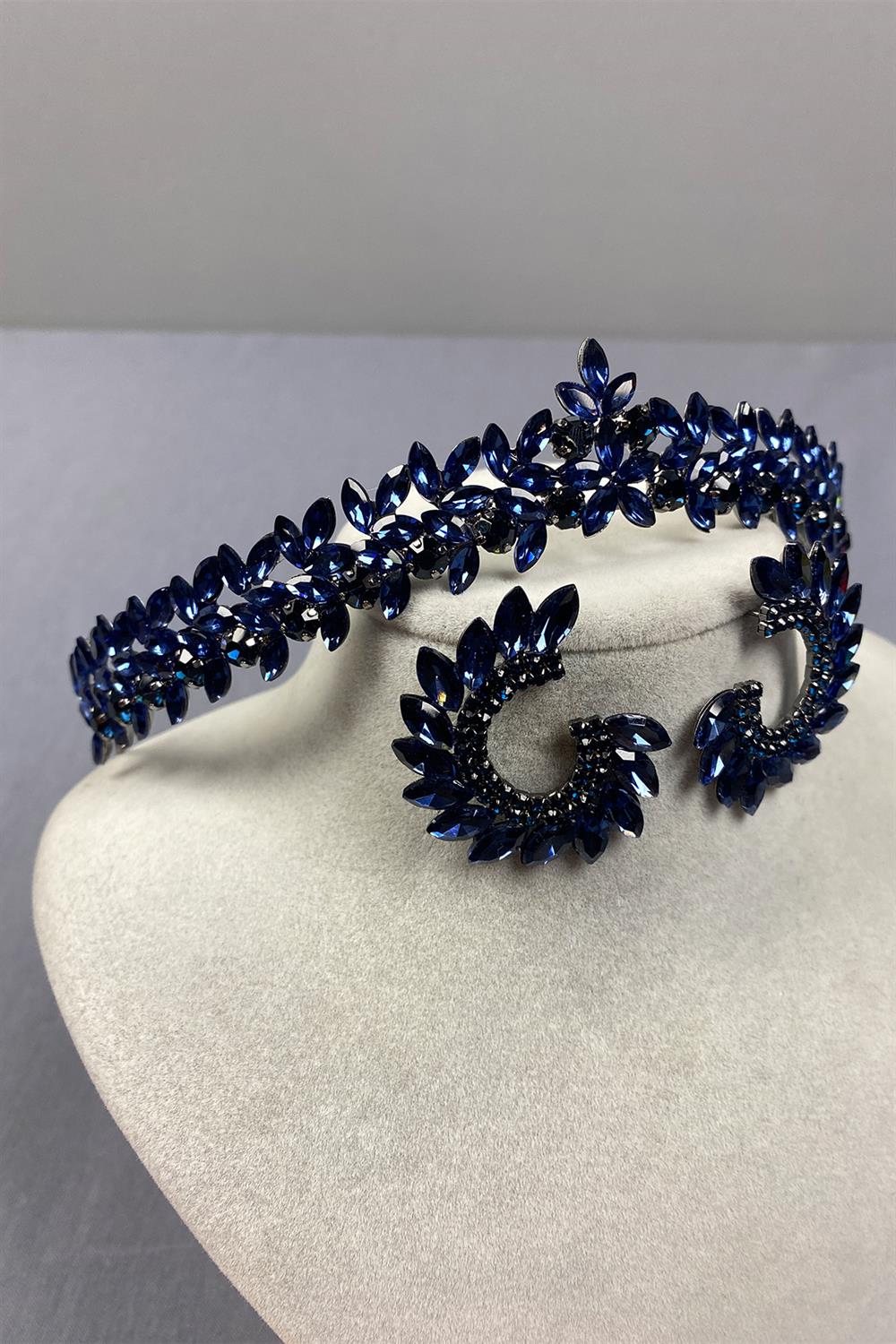Navy Blue Thin Elegant Vera Bridal Henna Crown and Round Earrings