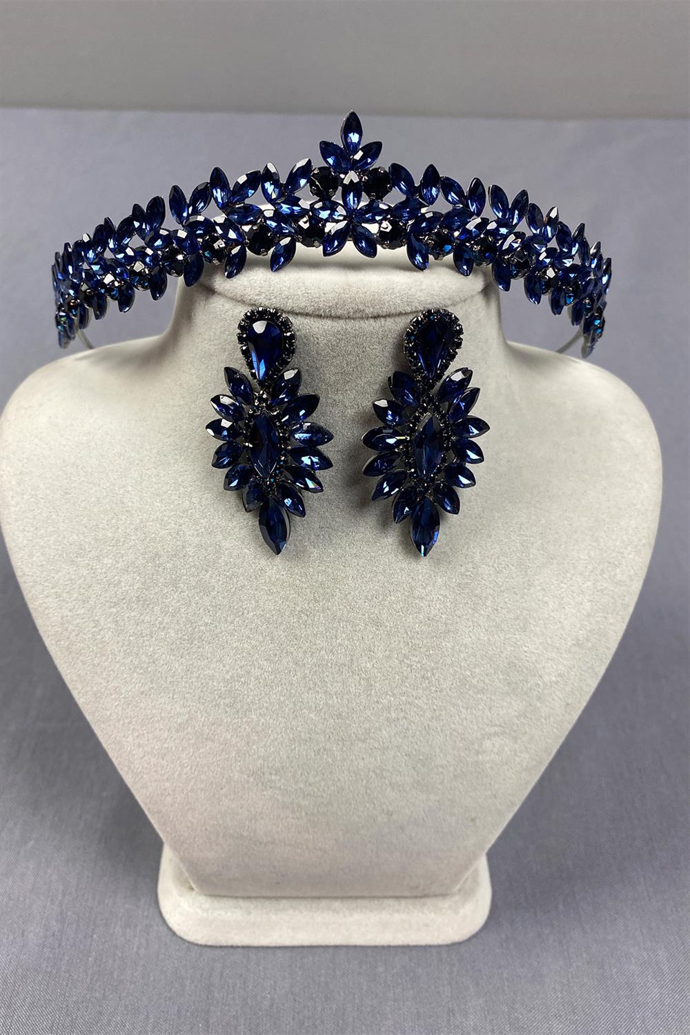 Navy Blue Thin Elegant Vera Bridal Henna Crown and Shuttle Earrings