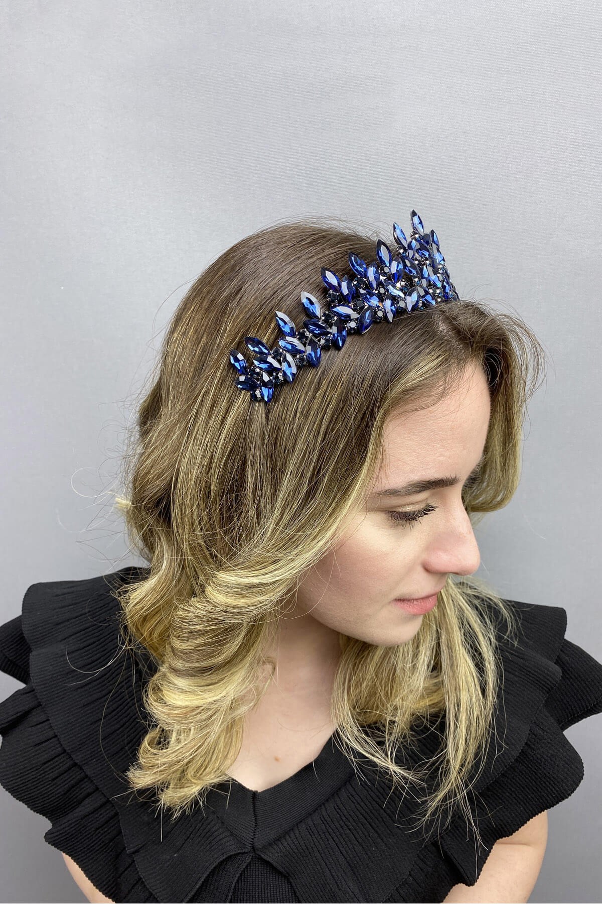 الأزرق الداكن Subra Model Wedding Henna Crown
