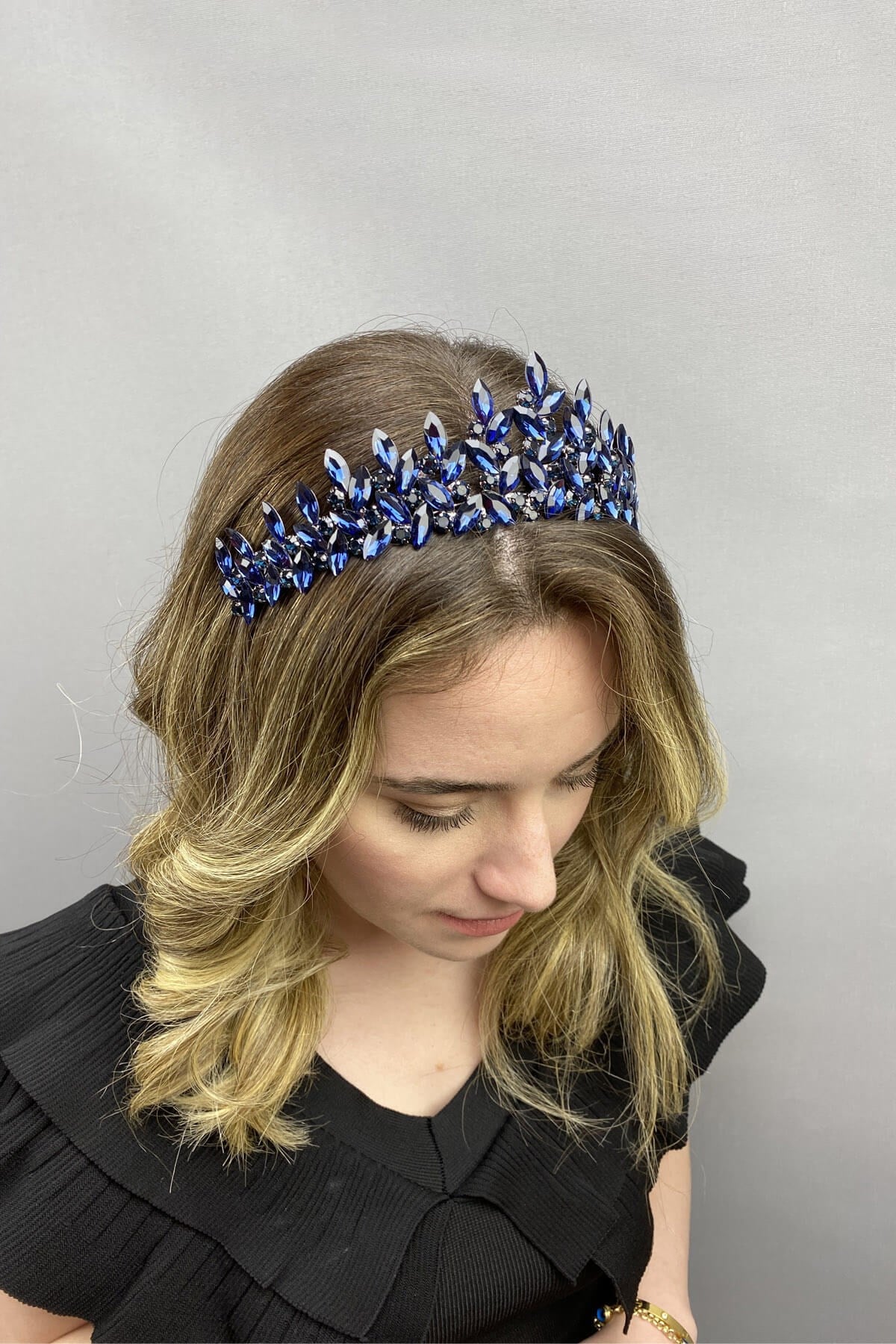 الأزرق الداكن Subra Model Wedding Henna Crown