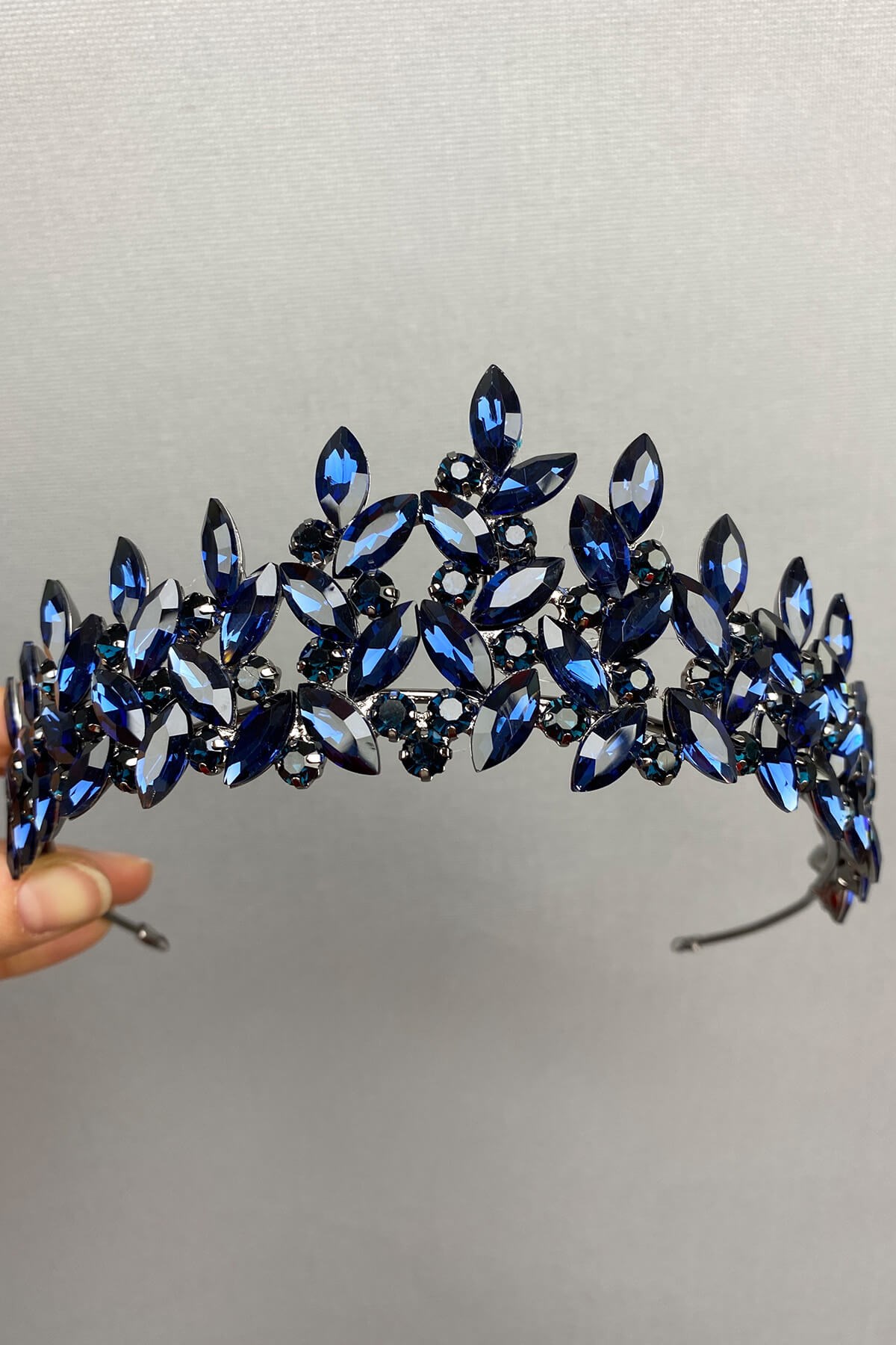 الأزرق الداكن Subra Model Wedding Henna Crown