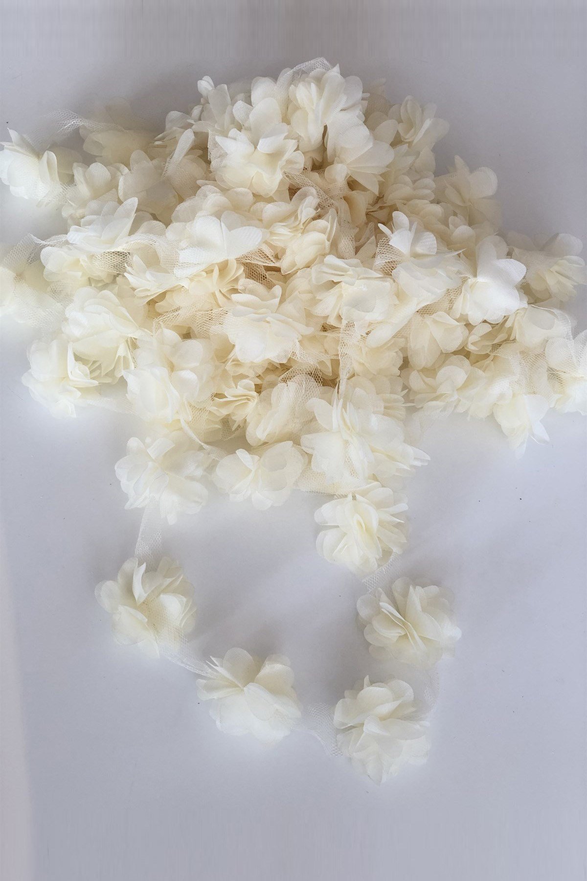 Krem Rengi Lazer Kesim Şifon Tül Çiçek