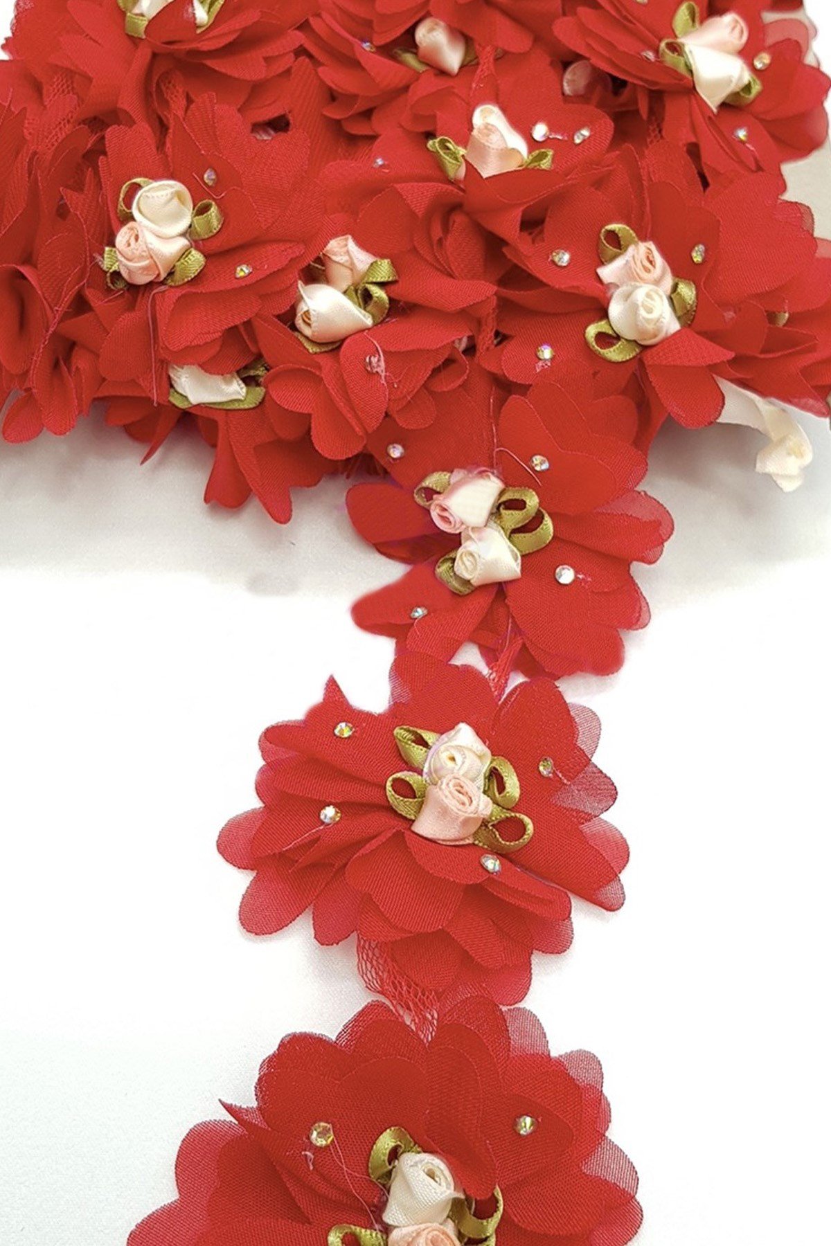 Lazer Kesim Saten Çiçekli Şerit