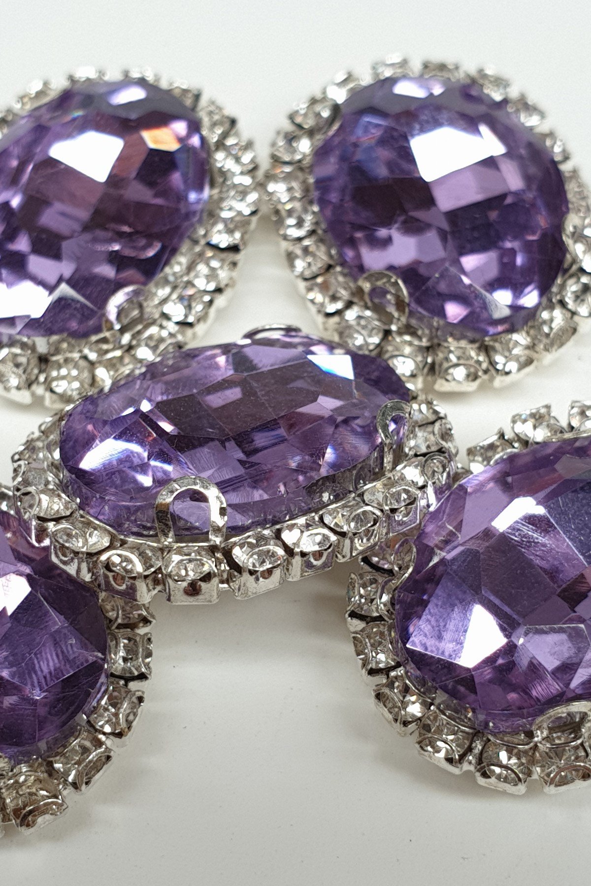 Lila Oval Kasalı Dikme Taş