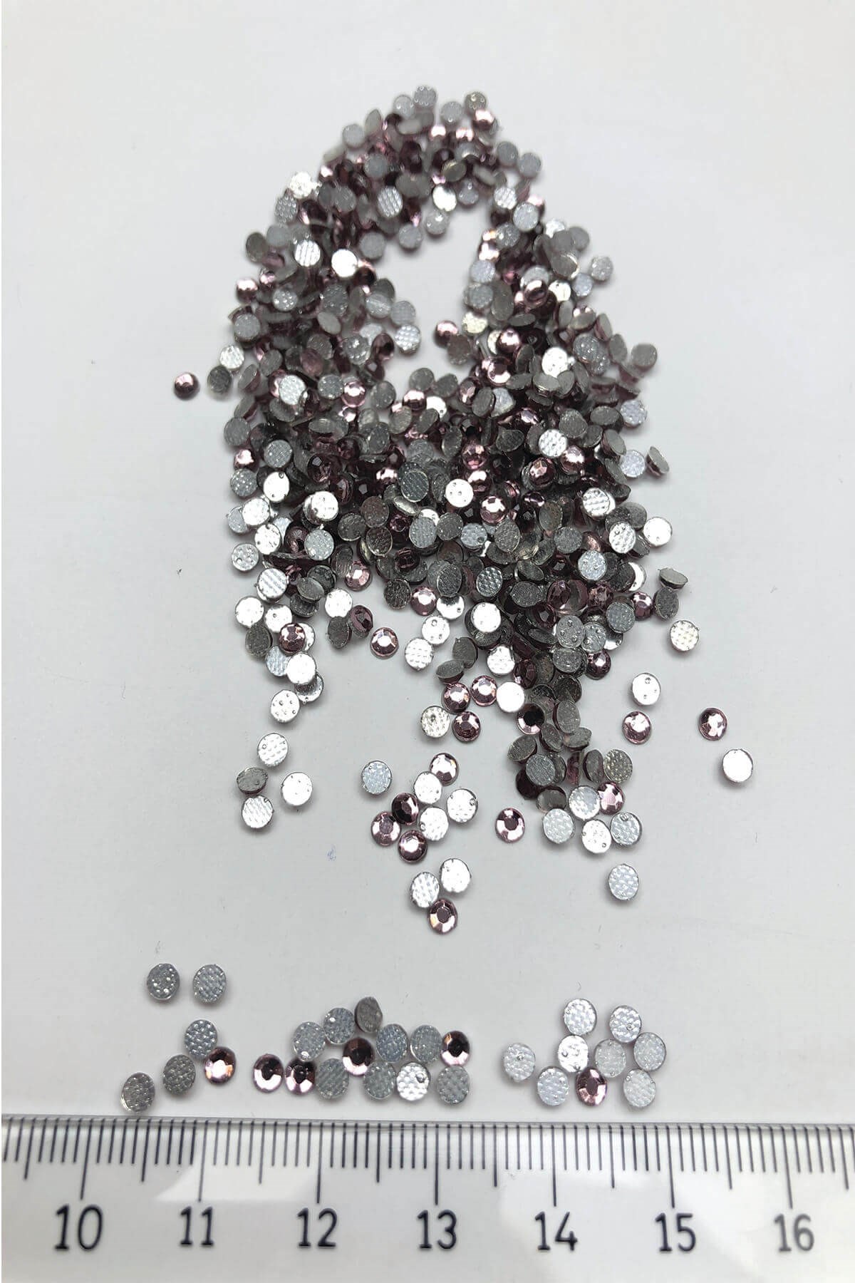 Lilac Iron-on Glass Stone Beads 25 gr